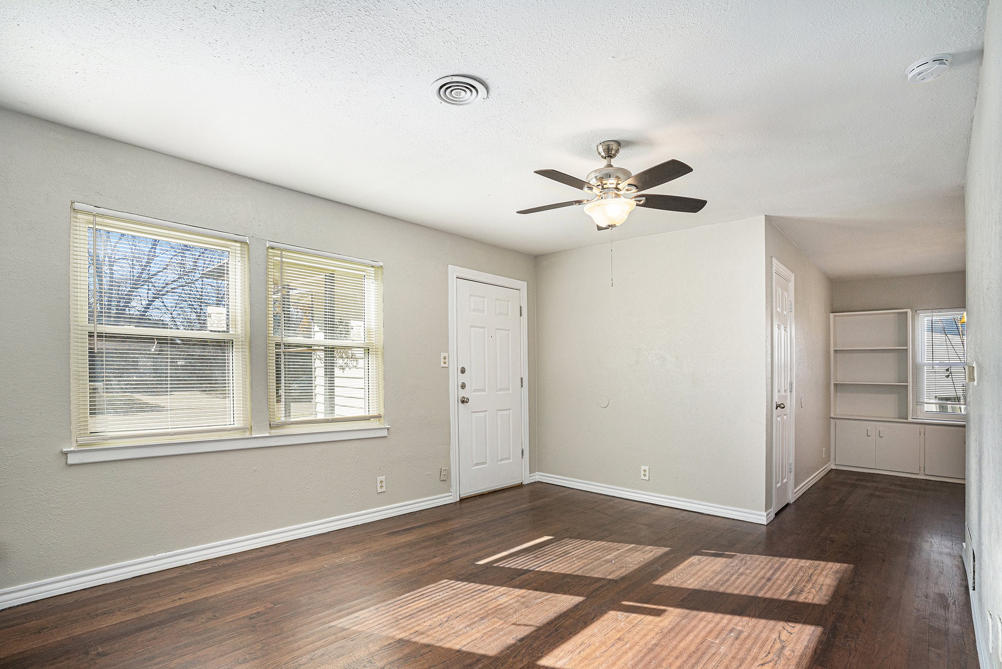 2009 Cloverdale Street Arlington TX 76010