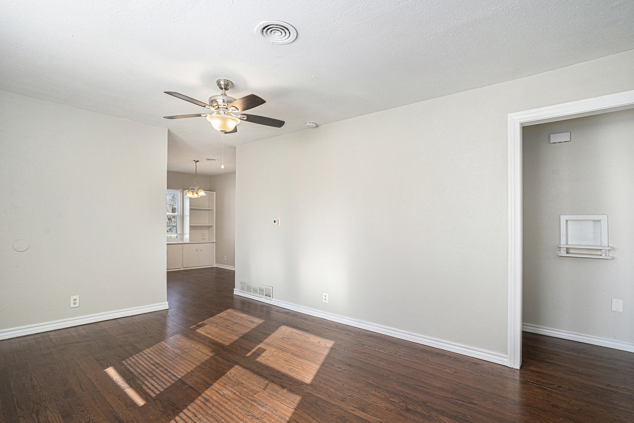 2009 Cloverdale Street Arlington TX 76010