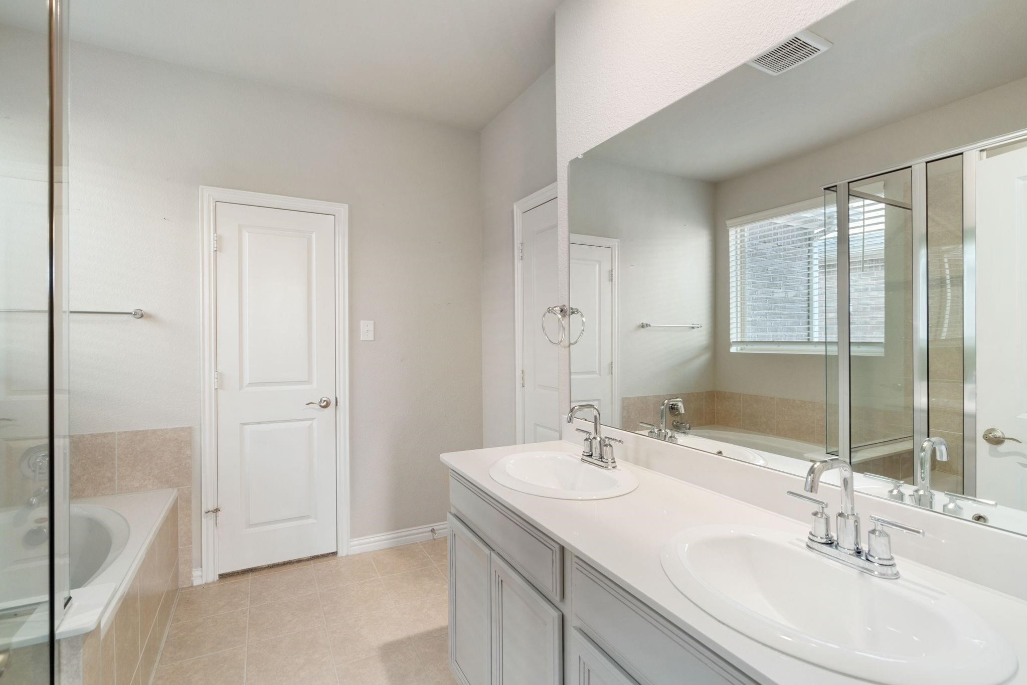 1820 Cinnamon Trail Aubrey TX 76227