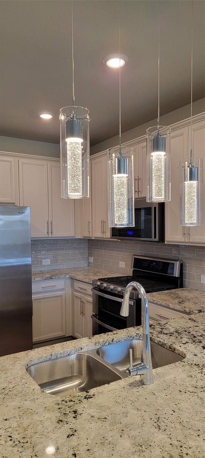 1820 Cinnamon Trail Aubrey TX 76227