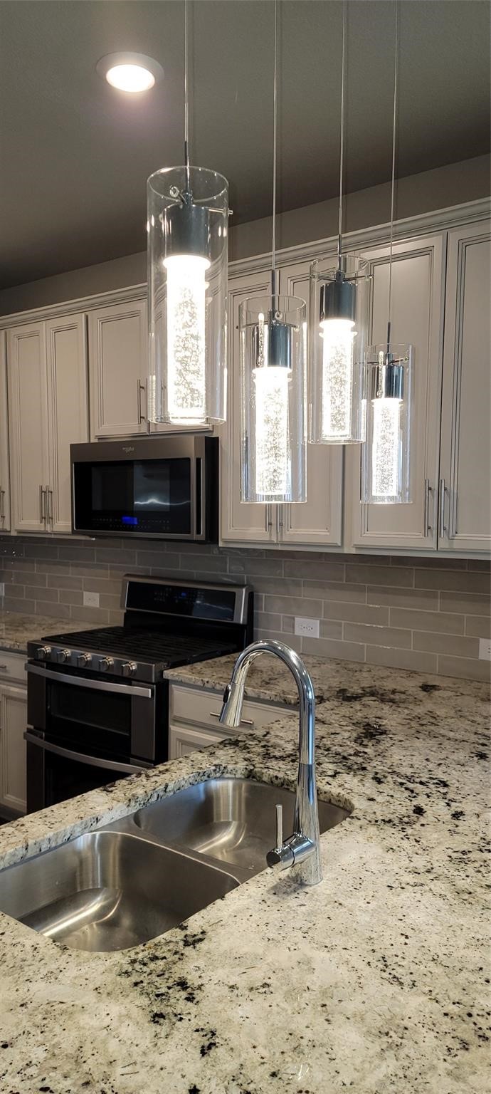1820 Cinnamon Trail Aubrey TX 76227