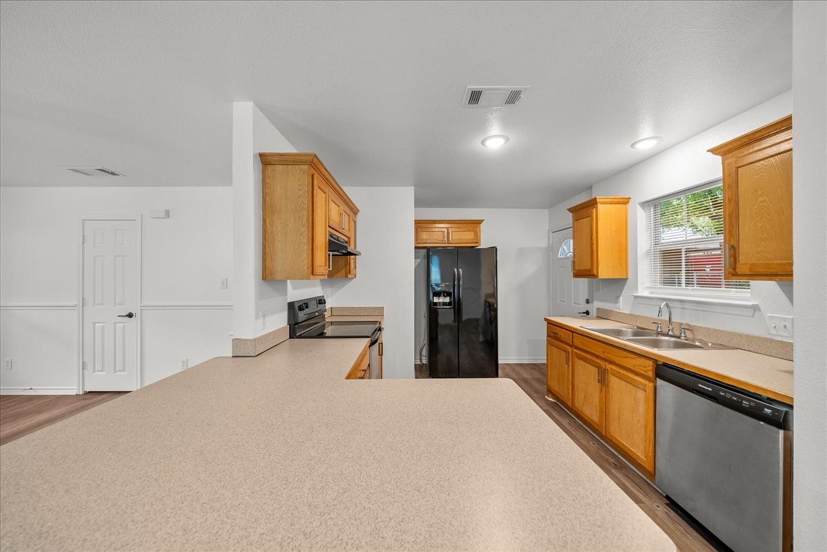 404 W Day Street Denison TX 75020