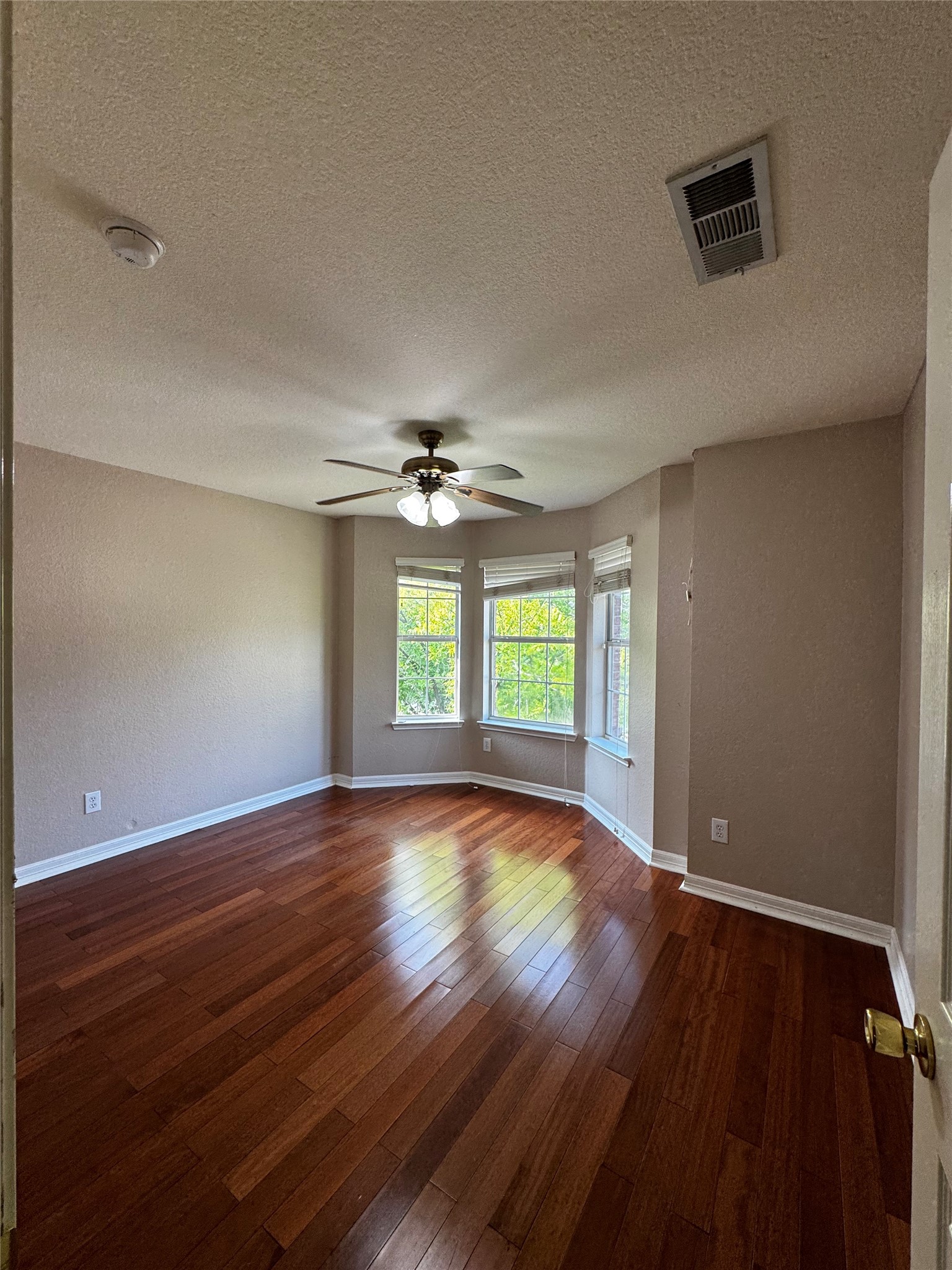 1519 Snow Trail Lewisville TX 75077