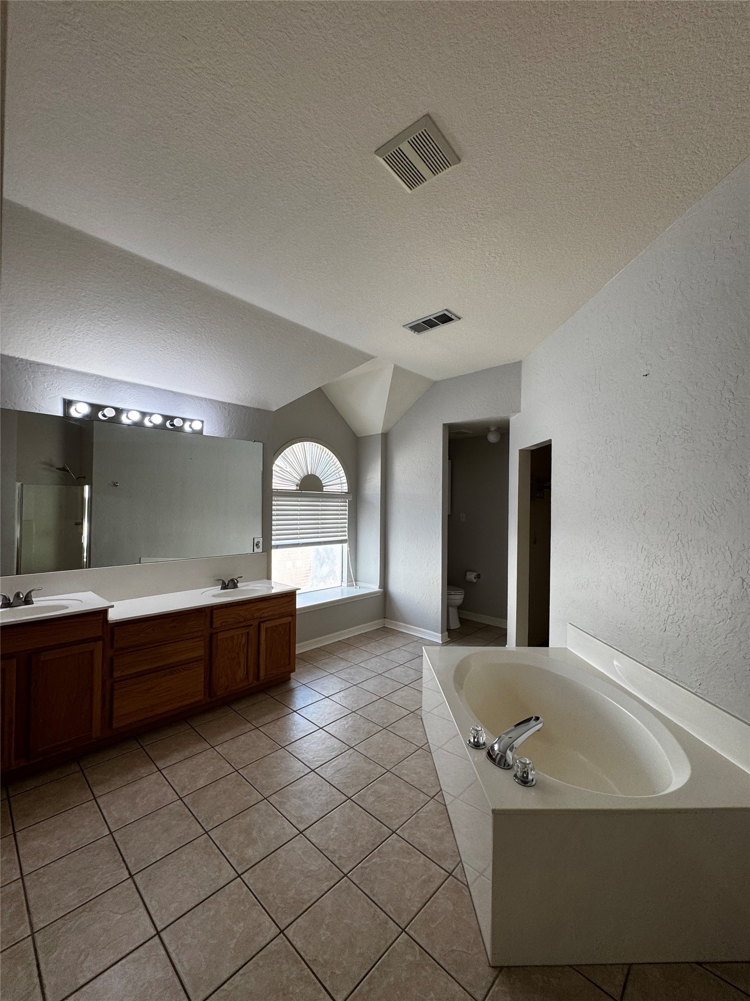 1519 Snow Trail Lewisville TX 75077
