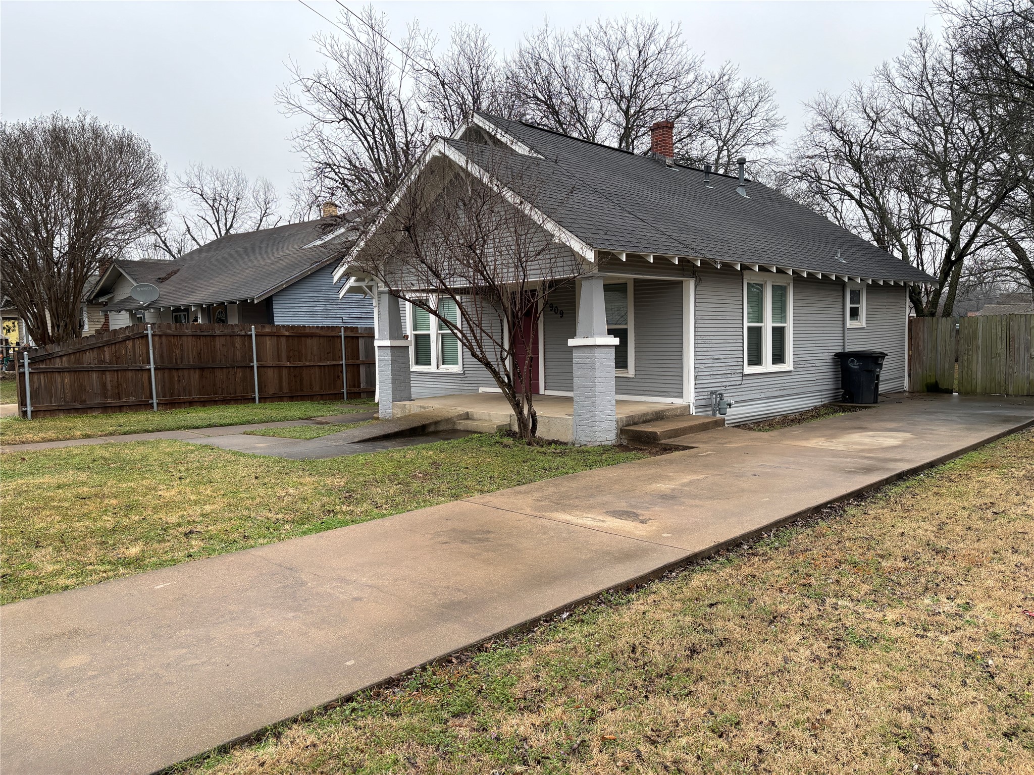 909 W Wardville Street Cleburne TX 76033