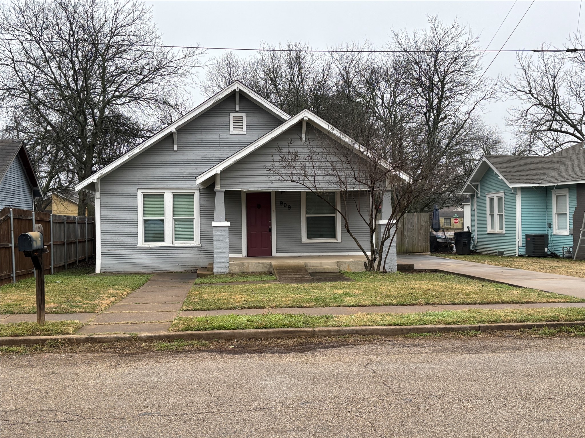 909 W Wardville Street Cleburne TX 76033