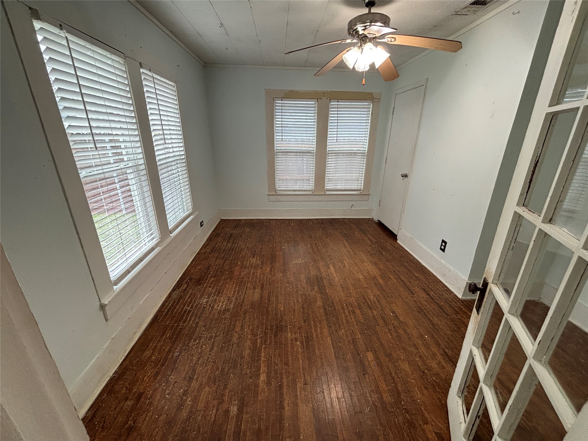 909 W Wardville Street Cleburne TX 76033