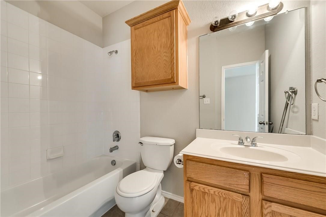 409 Knoll Park Court Mckinney TX 75072