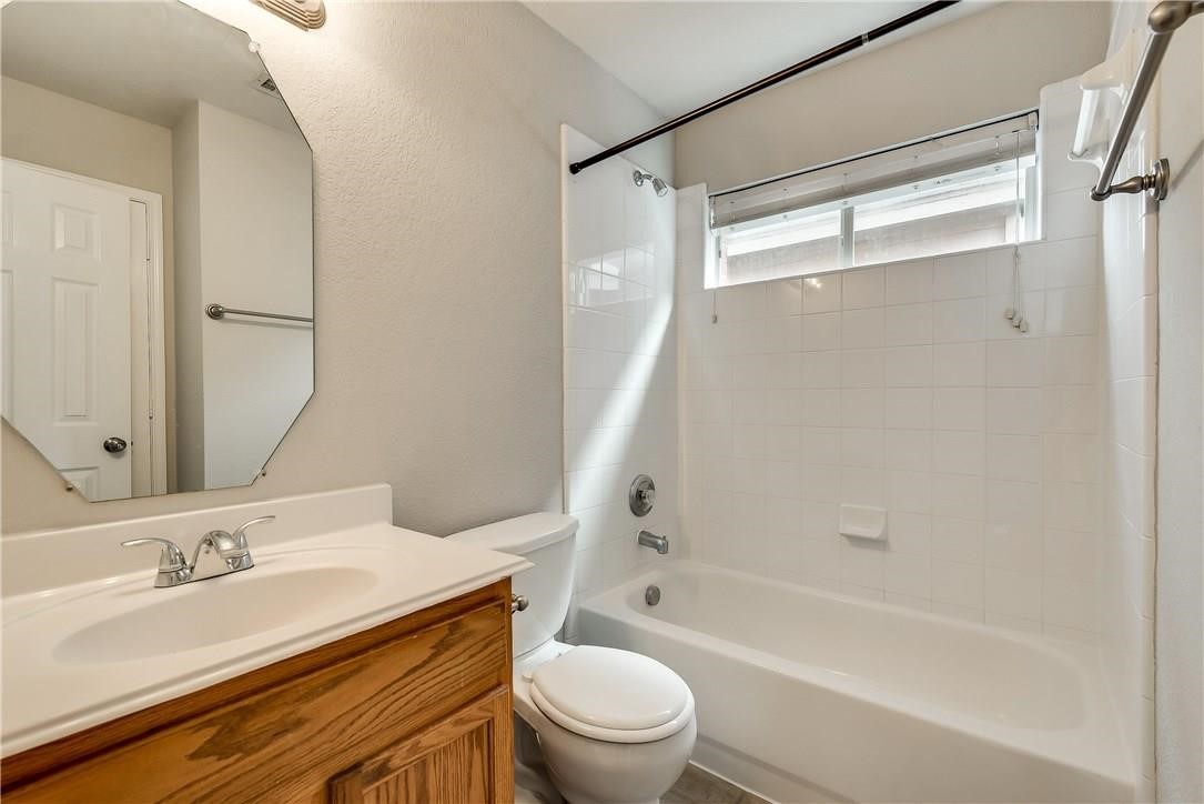 409 Knoll Park Court Mckinney TX 75072