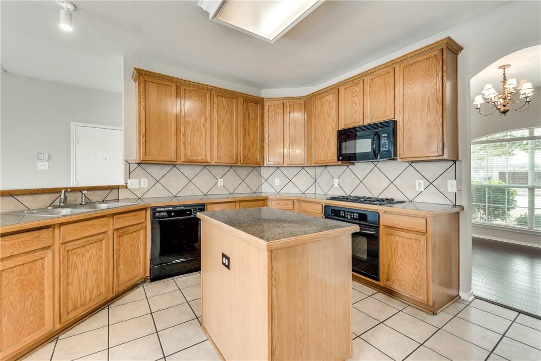 409 Knoll Park Court Mckinney TX 75072