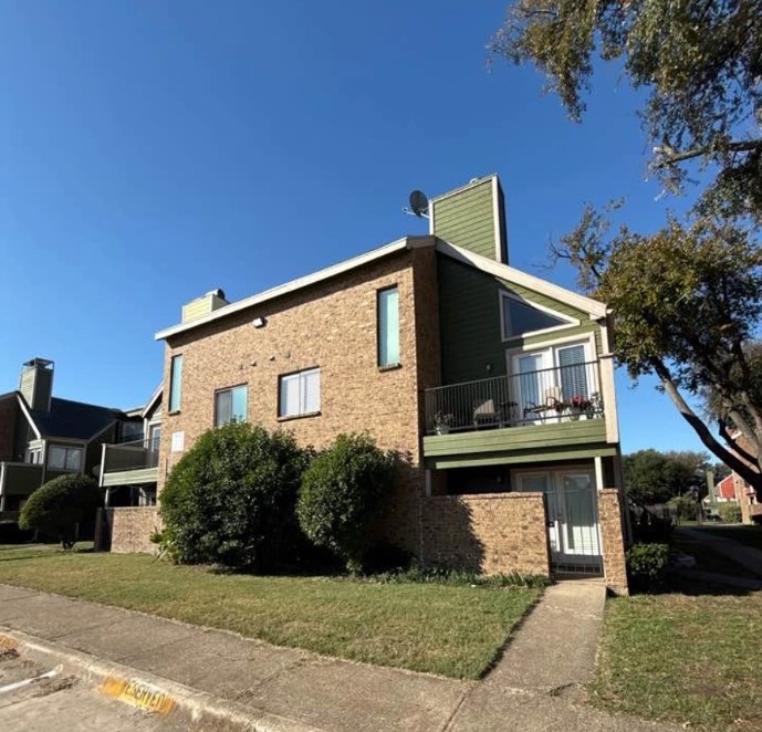 9837 Walnut Street Dallas TX 75243