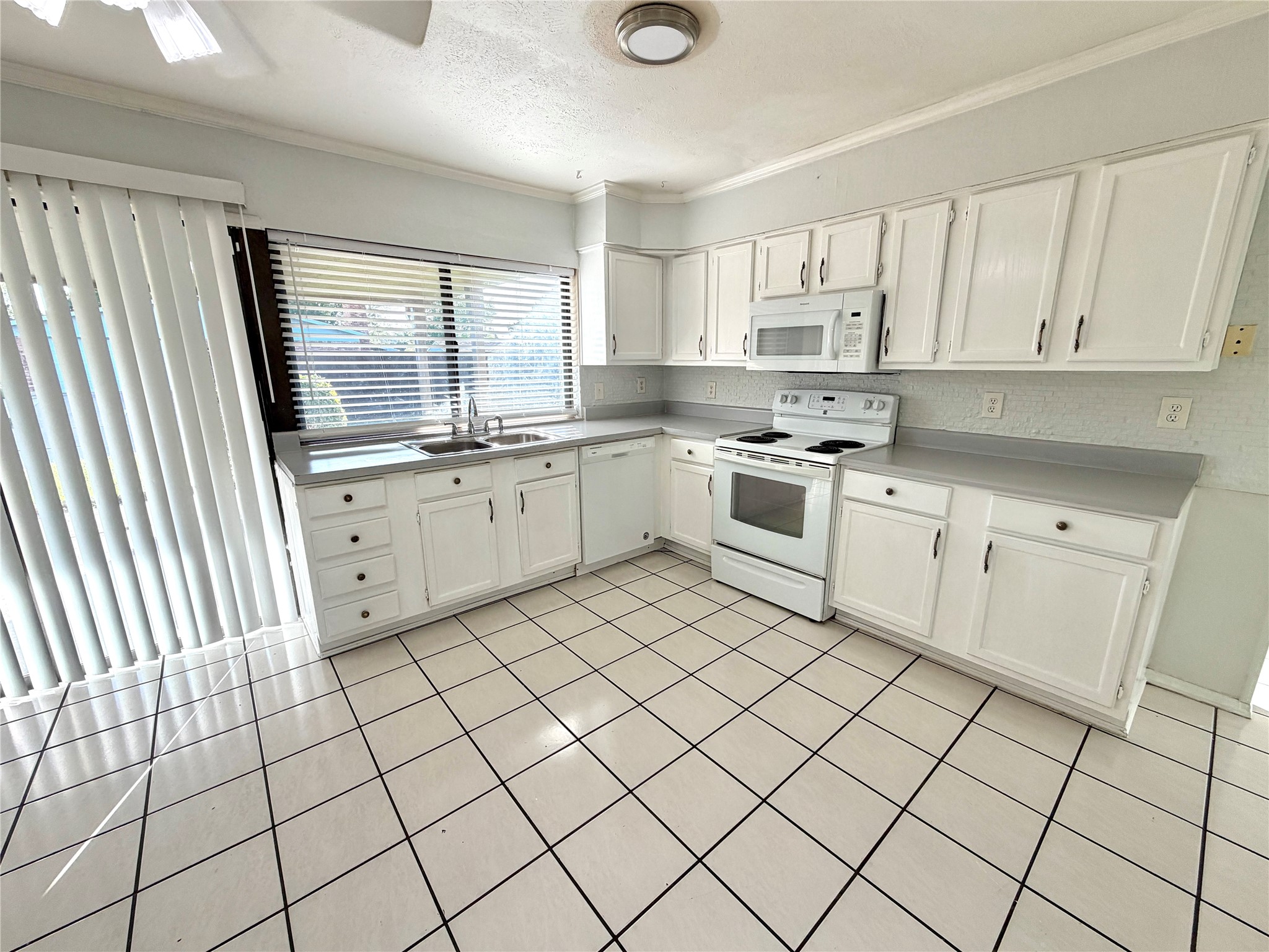 4702 Spanish Trail Grand Prairie TX 75052