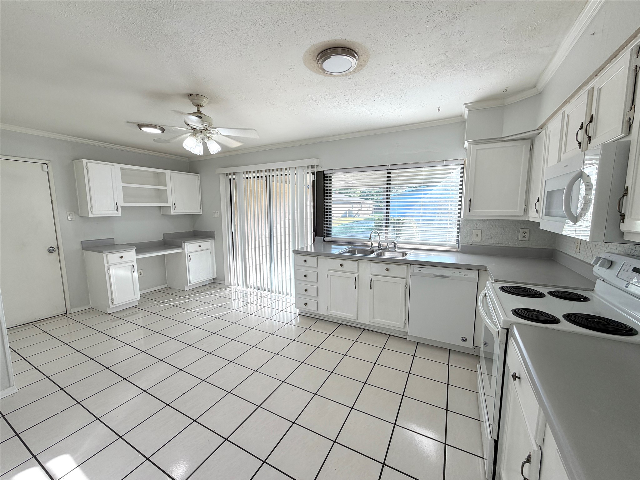 4702 Spanish Trail Grand Prairie TX 75052