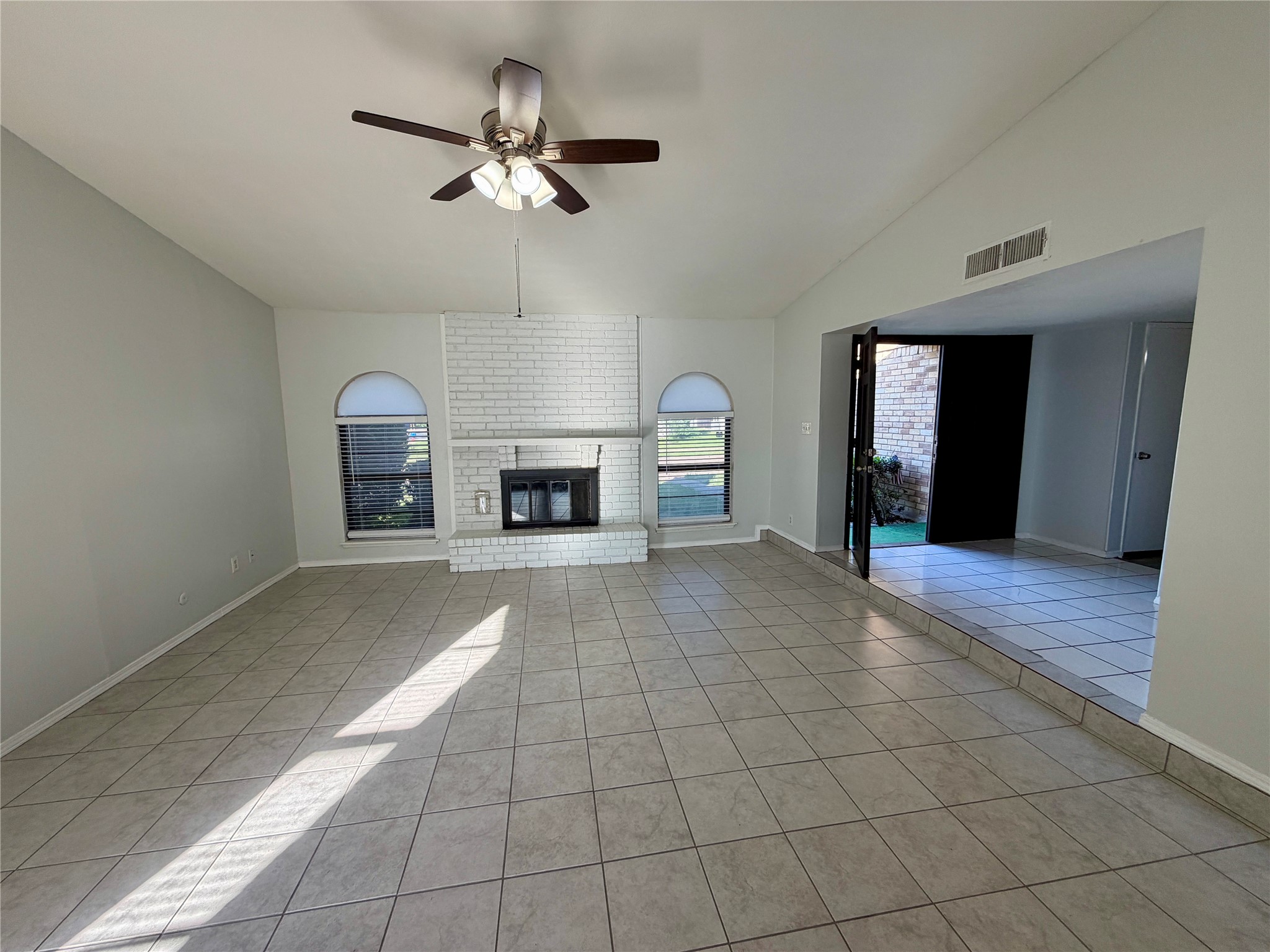 4702 Spanish Trail Grand Prairie TX 75052