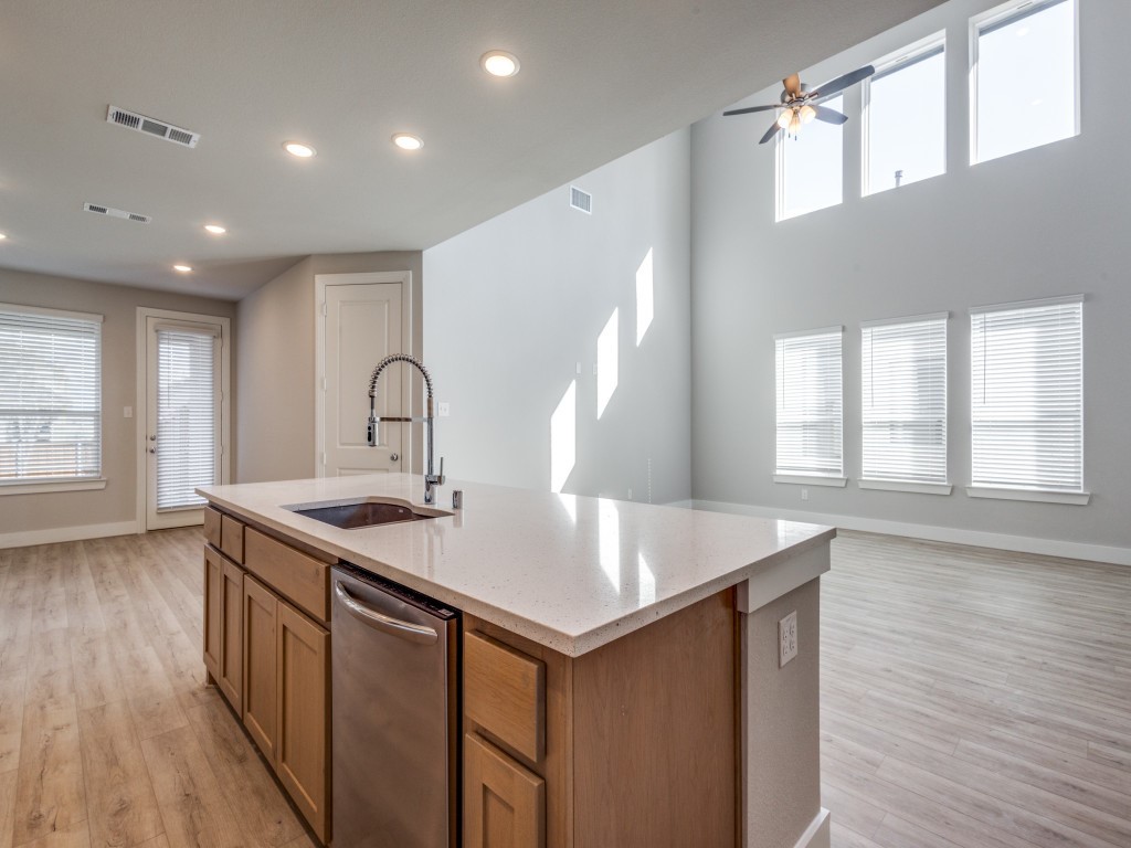 8132 Legacy Trail Mckinney TX 75071