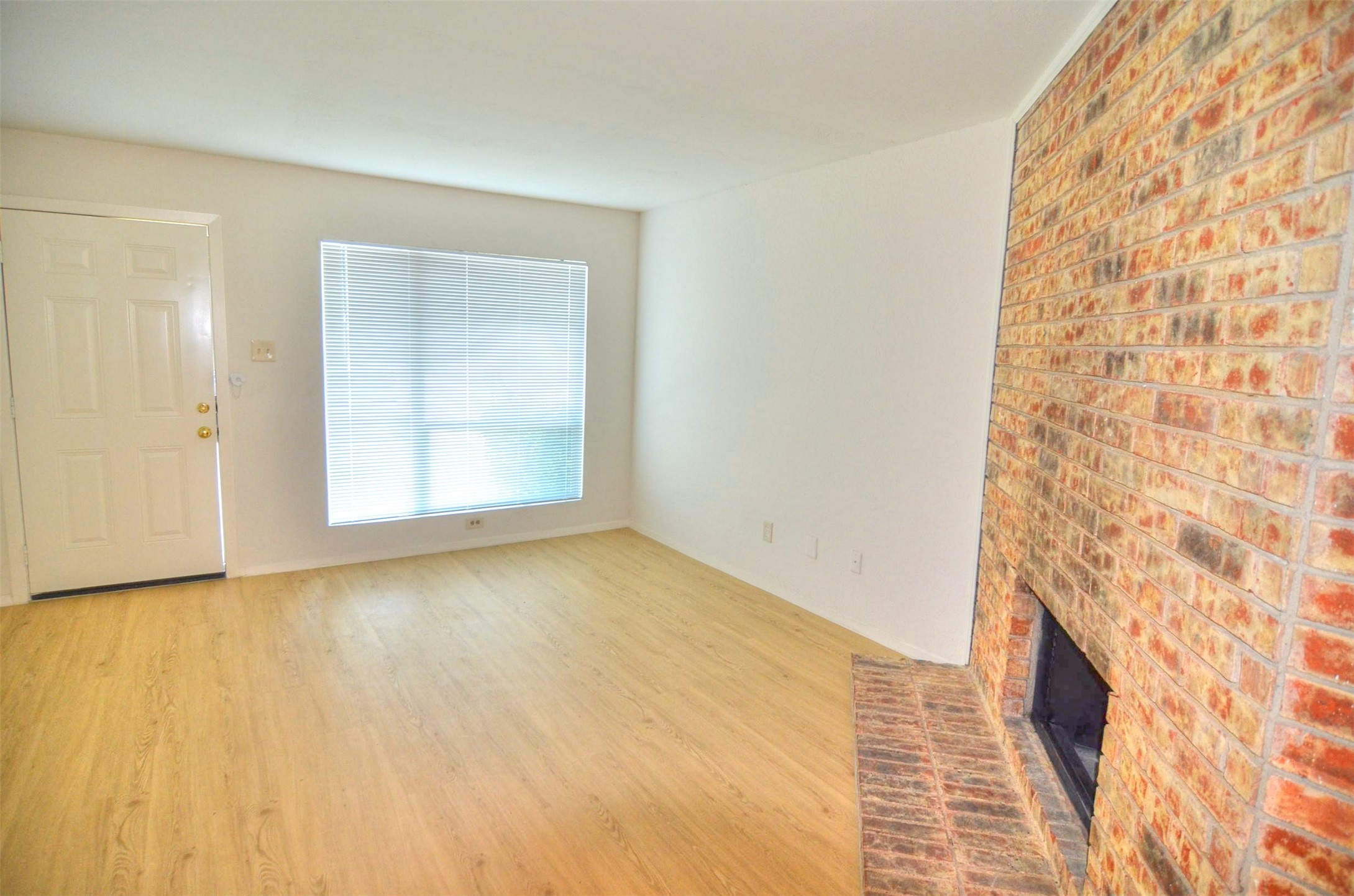 2194 Aspen Drive Dallas TX 75227