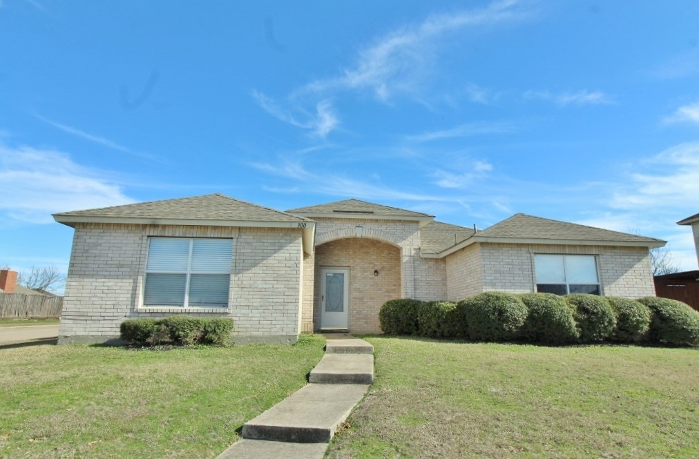 300 Rosewood Lane Cedar Hill TX 75104