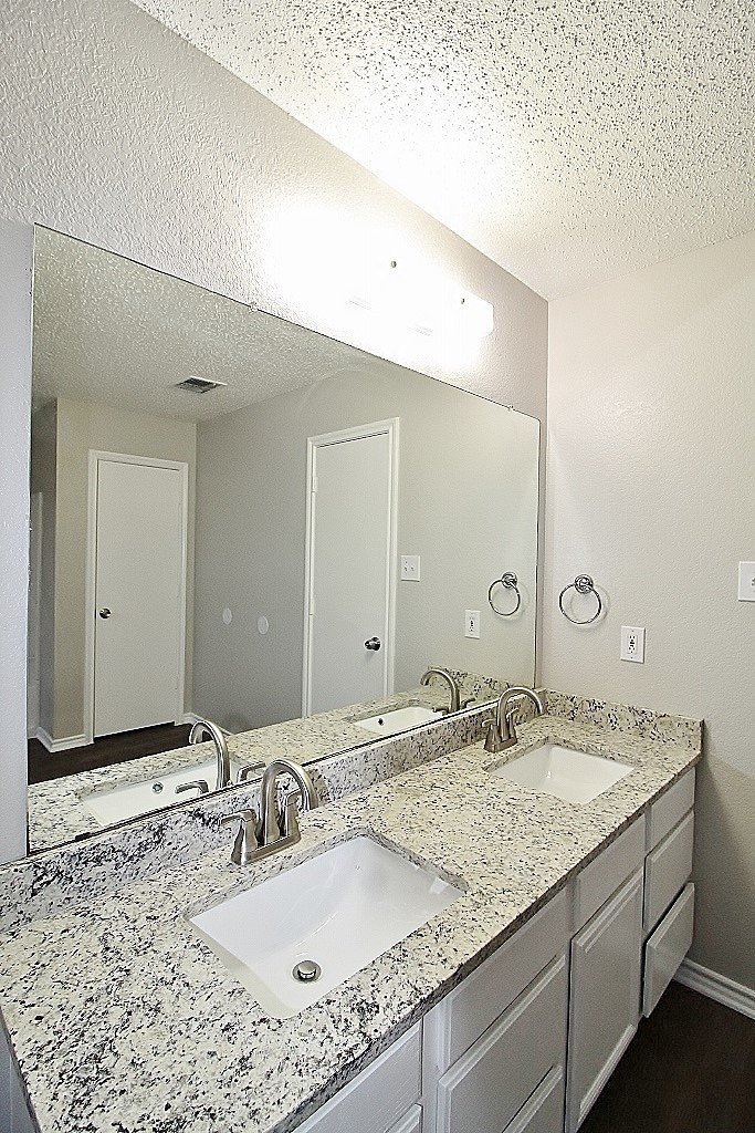 300 Rosewood Lane Cedar Hill TX 75104