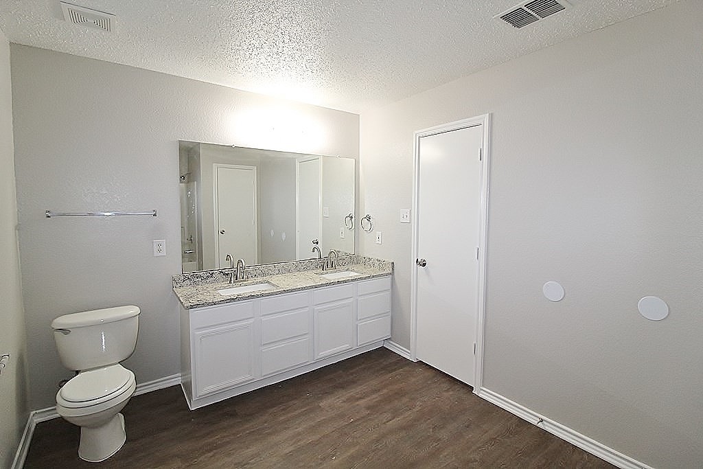300 Rosewood Lane Cedar Hill TX 75104