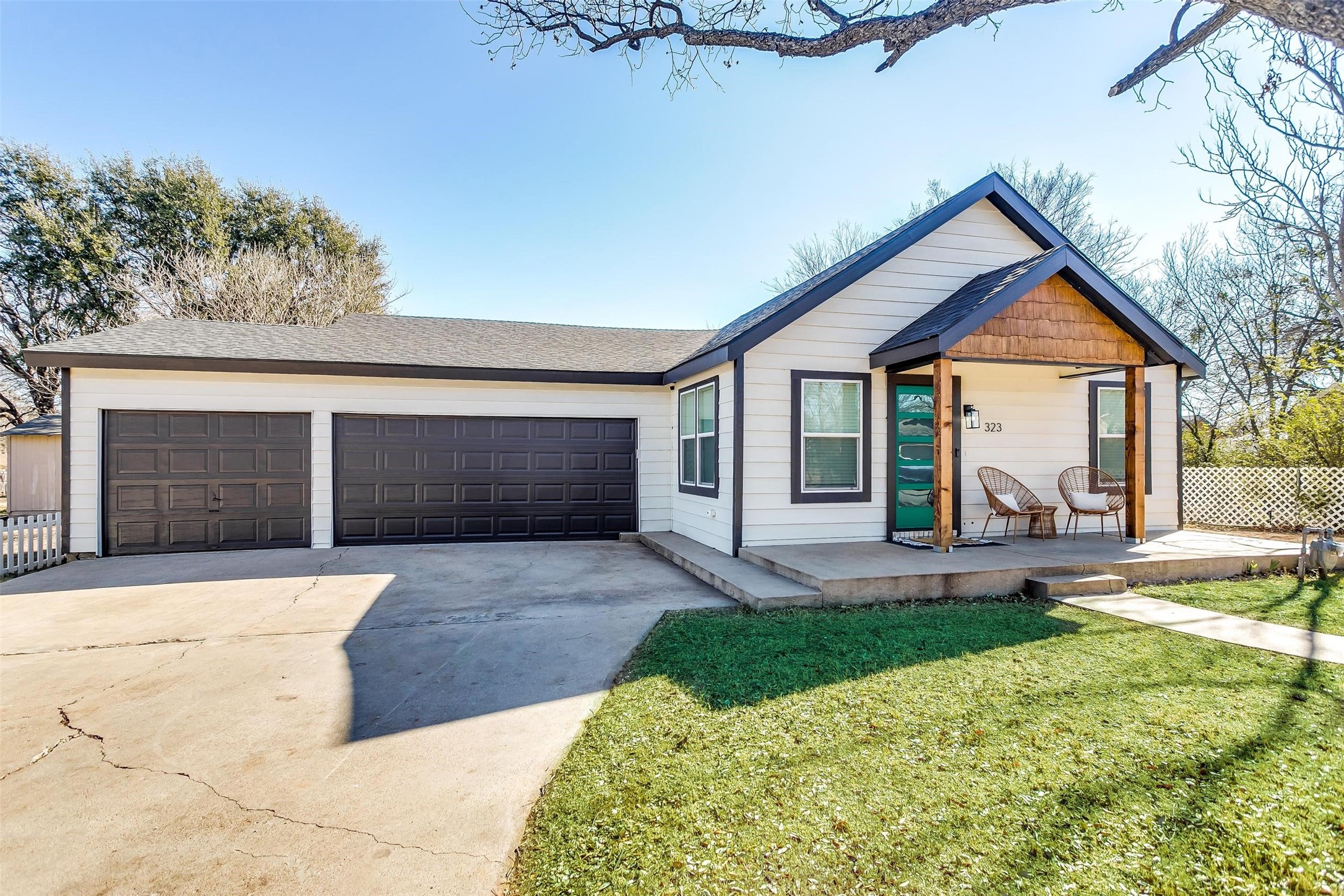 323 S Hannaford Street Granbury TX 76048