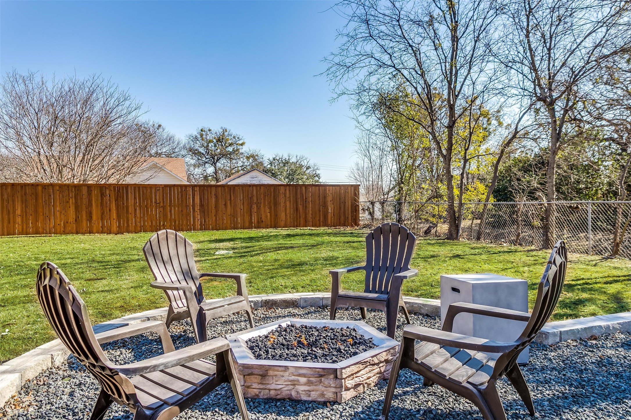 323 S Hannaford Street Granbury TX 76048