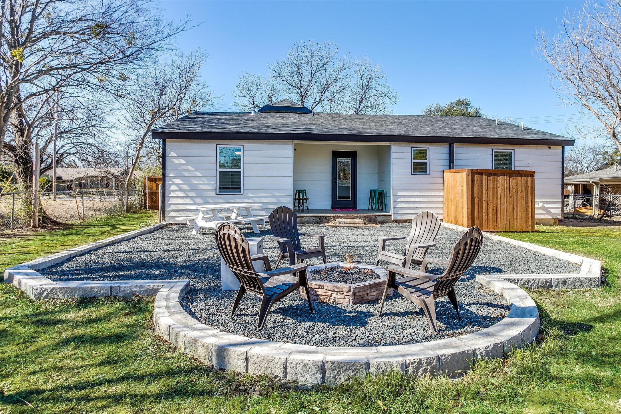 323 S Hannaford Street Granbury TX 76048
