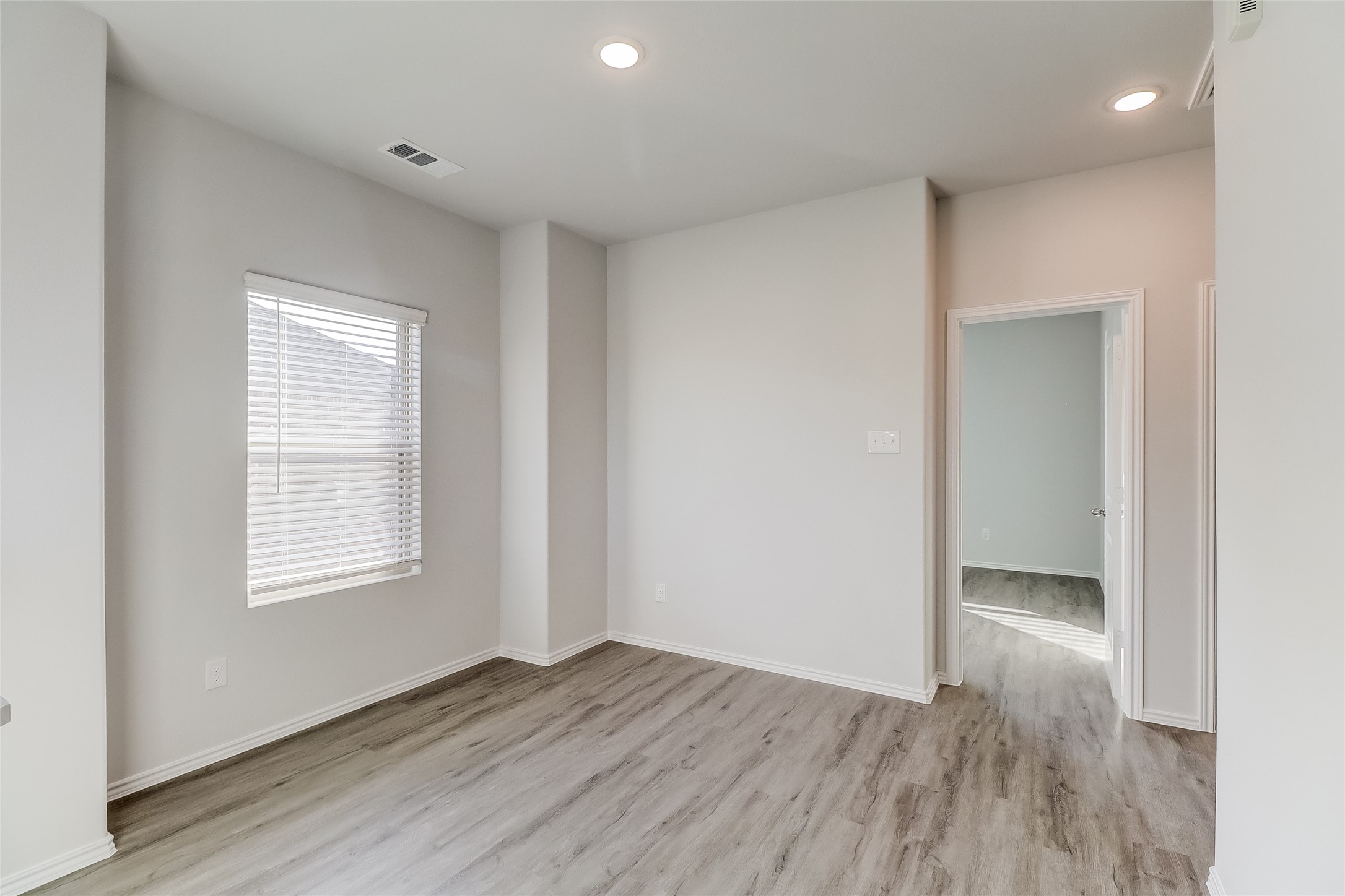 1300 Esther Lane Ennis TX 75119