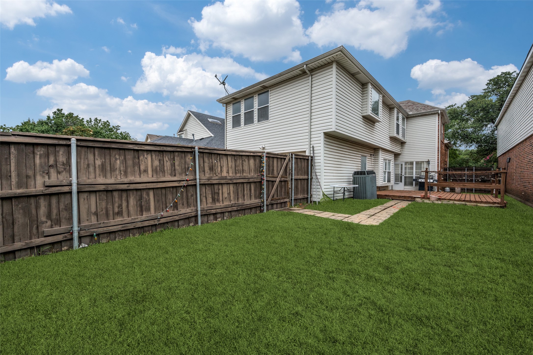 804 Santa Fe Trail Irving TX 75063