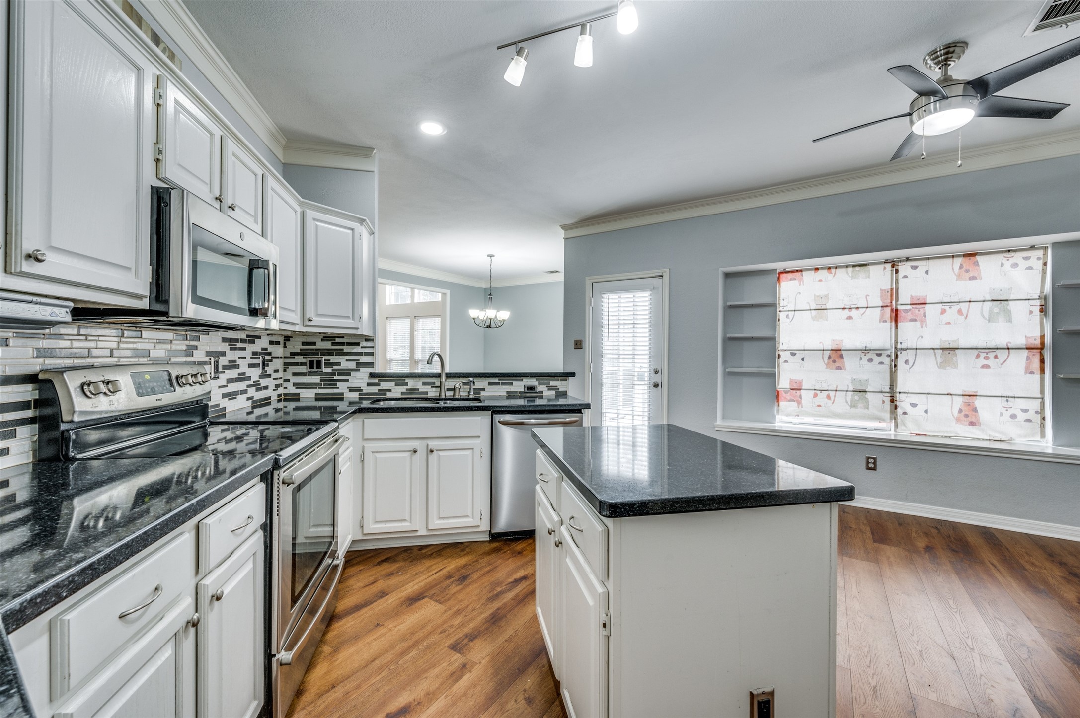 804 Santa Fe Trail Irving TX 75063
