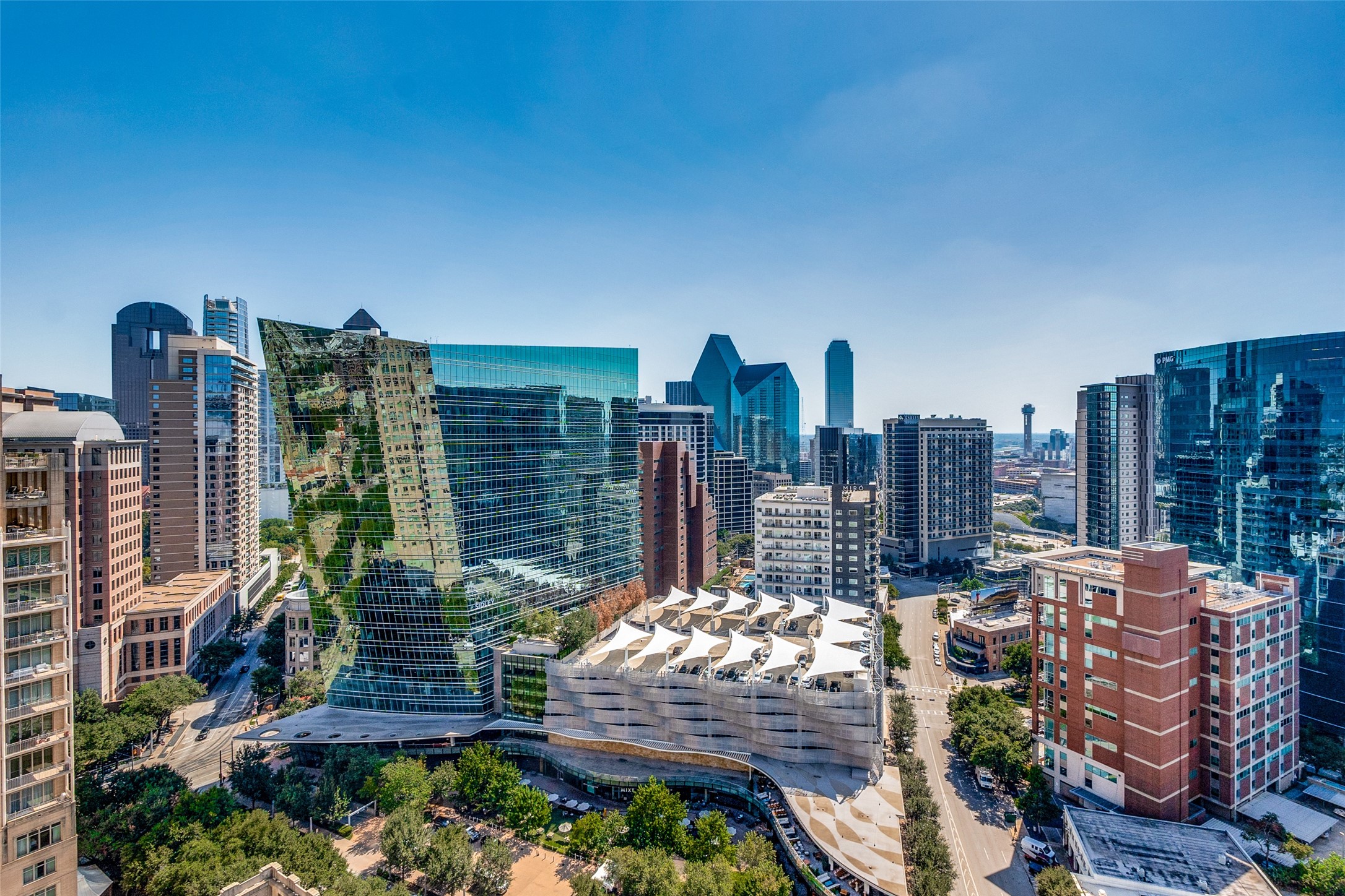 2555 N Pearl Street Dallas TX 75201