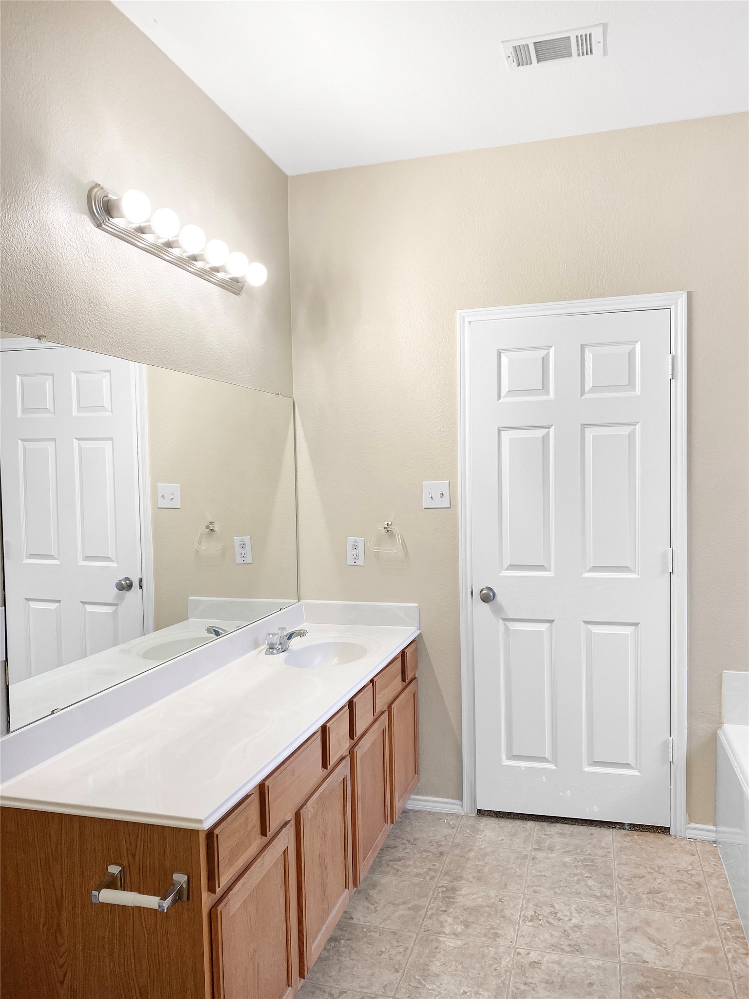 7221 Lindentree Lane Fort Worth TX 76137