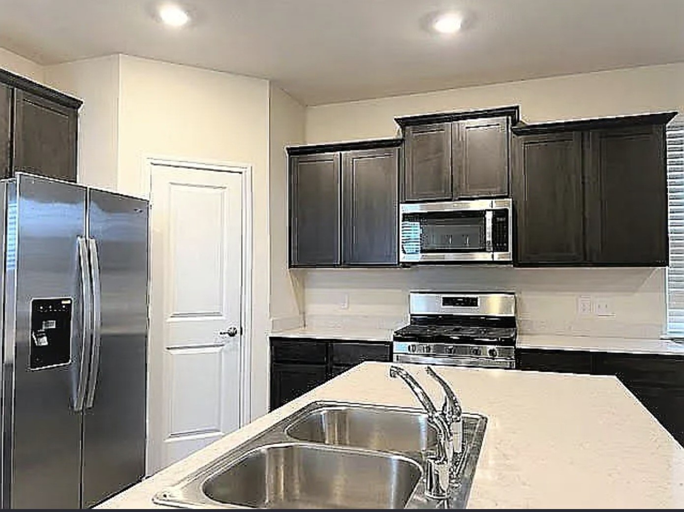 3959 Oak Creek Circle Denison TX 75020