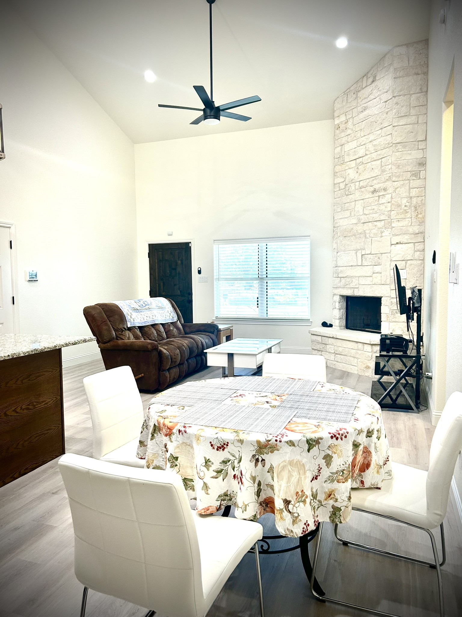 469 Rs County Road 1605 Point TX 75472
