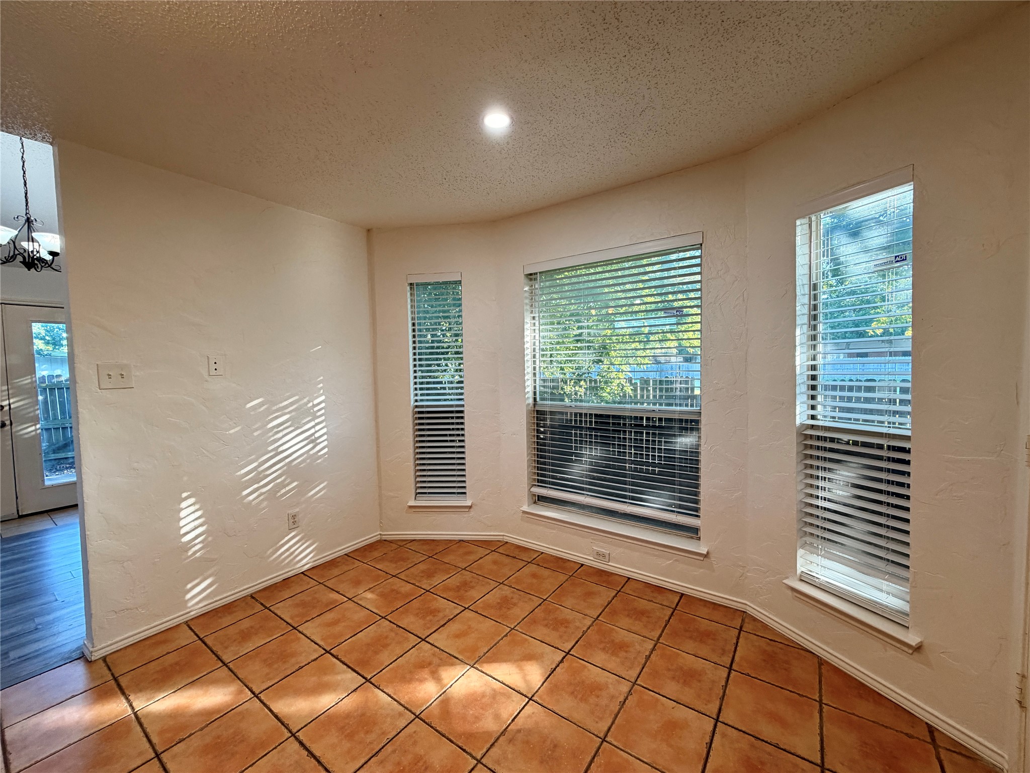 6036 Maple Leaf Drive Arlington TX 76017