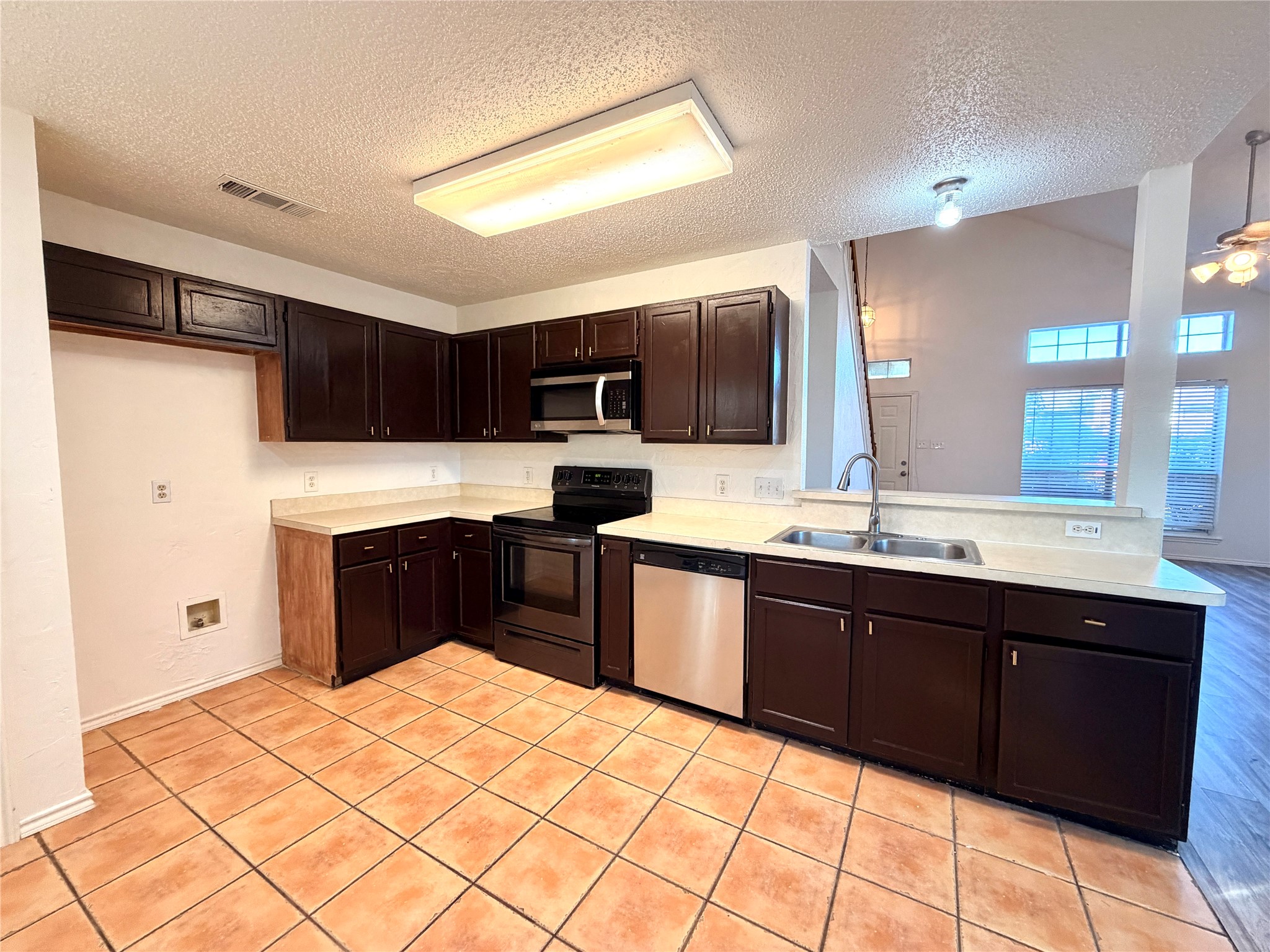 6036 Maple Leaf Drive Arlington TX 76017