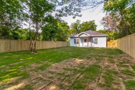 2017 S Montgomery Street Sherman TX 75090
