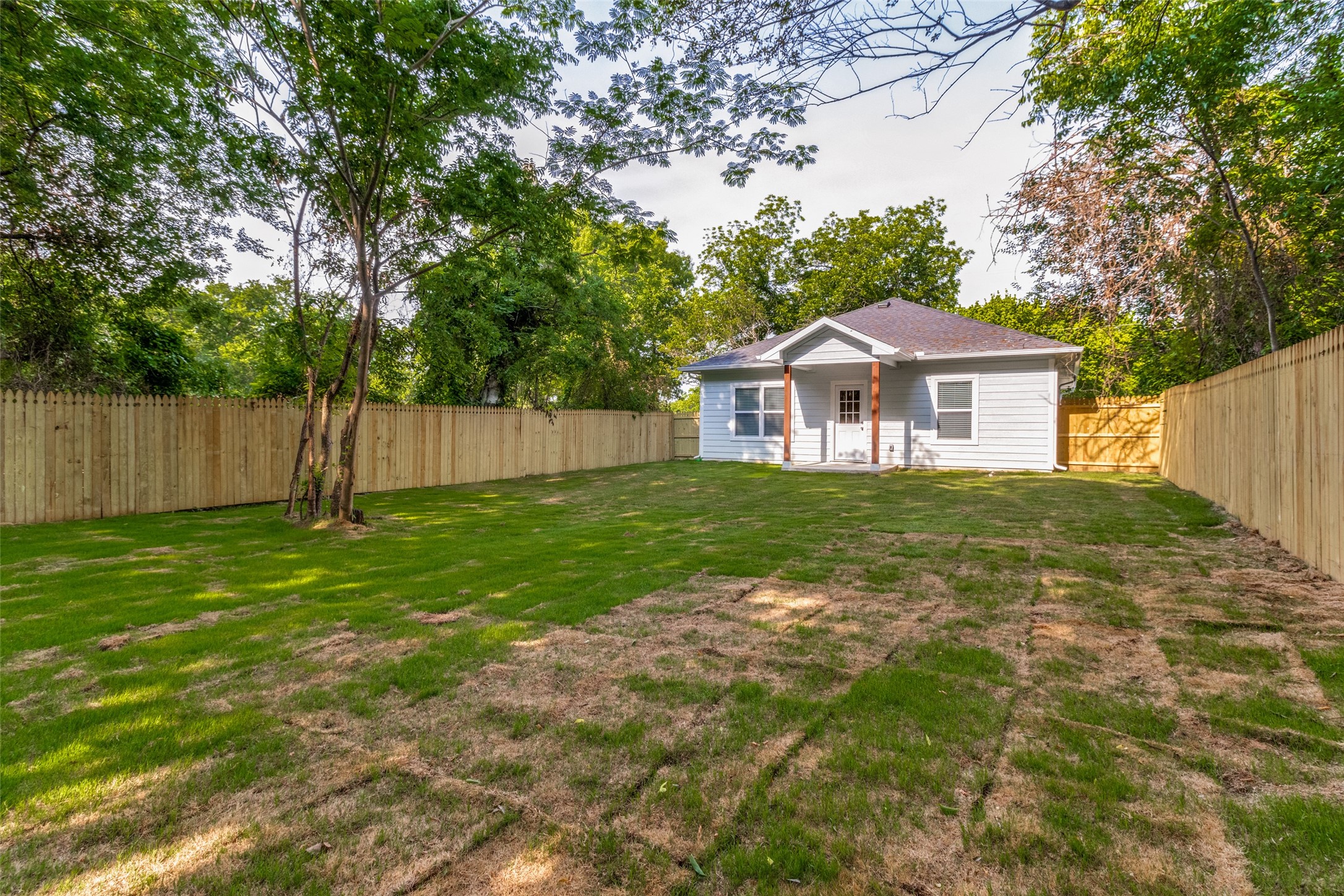2017 S Montgomery Street Sherman TX 75090