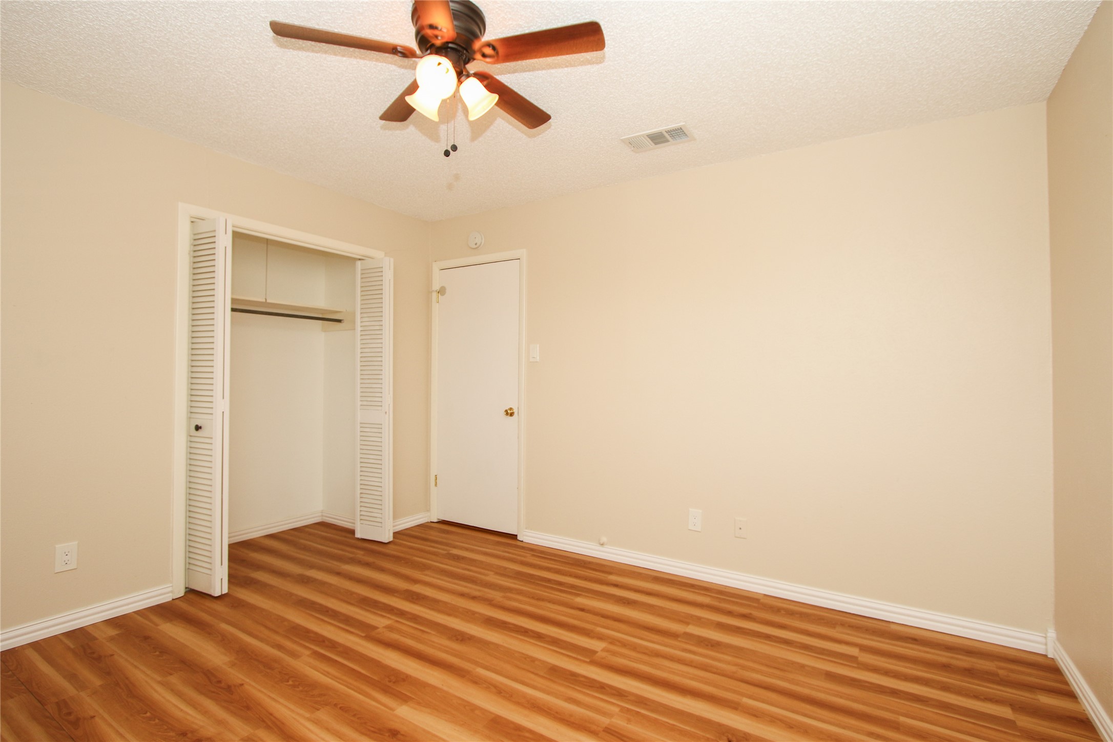 5301 Wooten Drive Fort Worth TX 76133