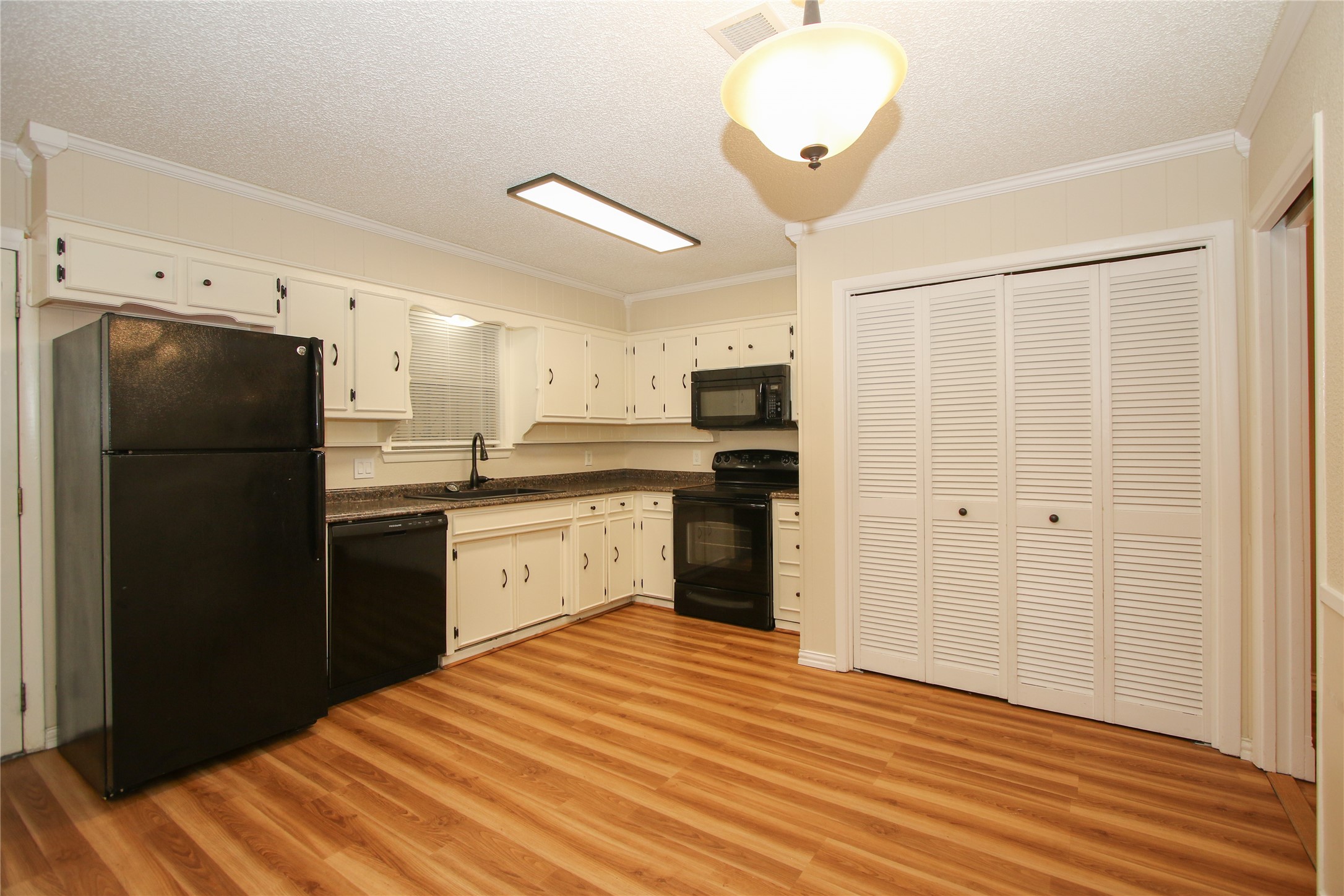 5301 Wooten Drive Fort Worth TX 76133