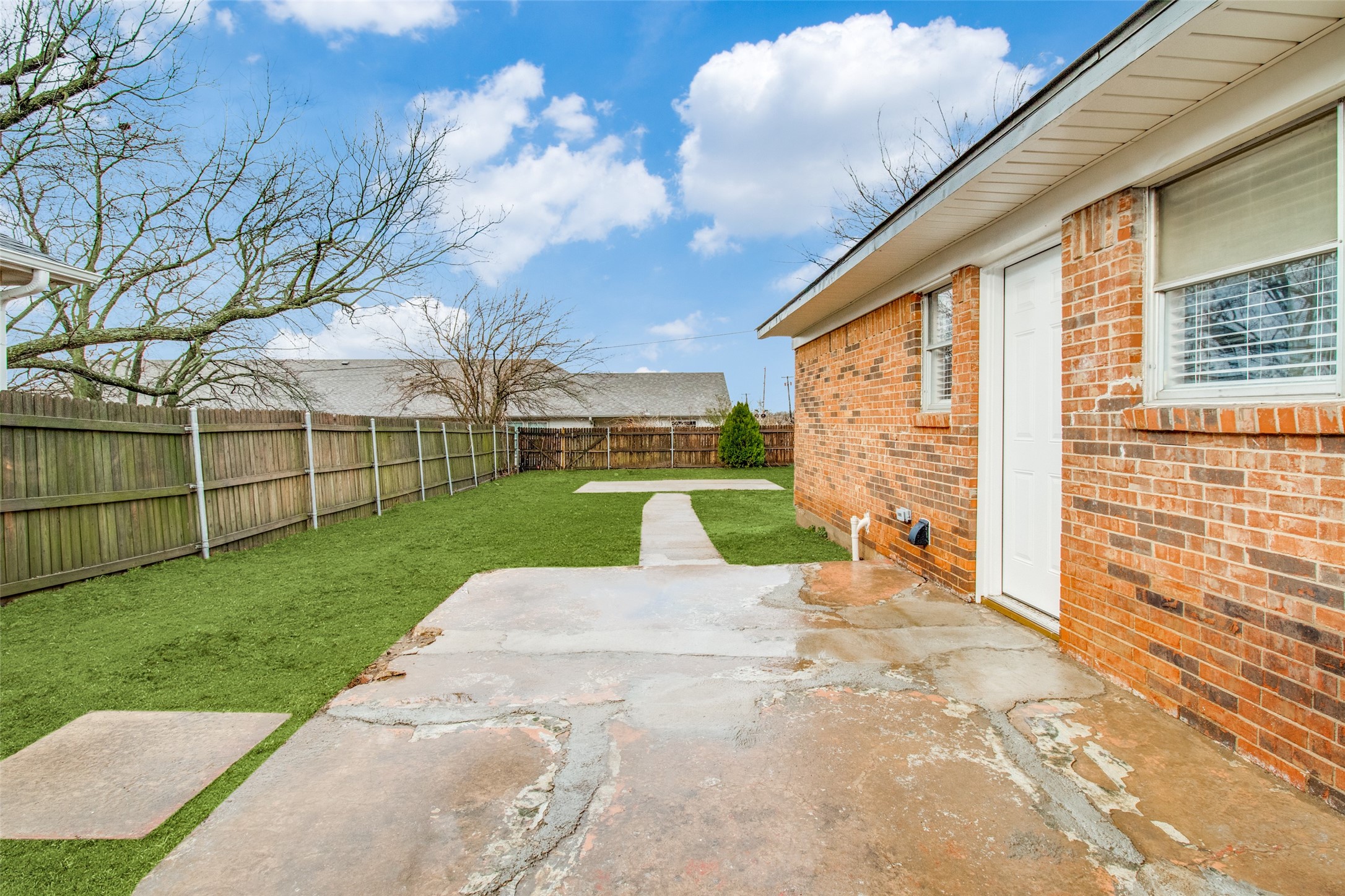 822 N Throckmorton Street Sherman TX 75090