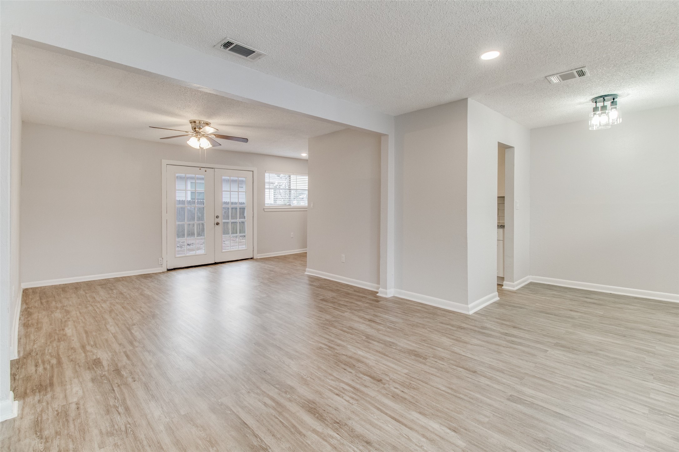 822 N Throckmorton Street Sherman TX 75090
