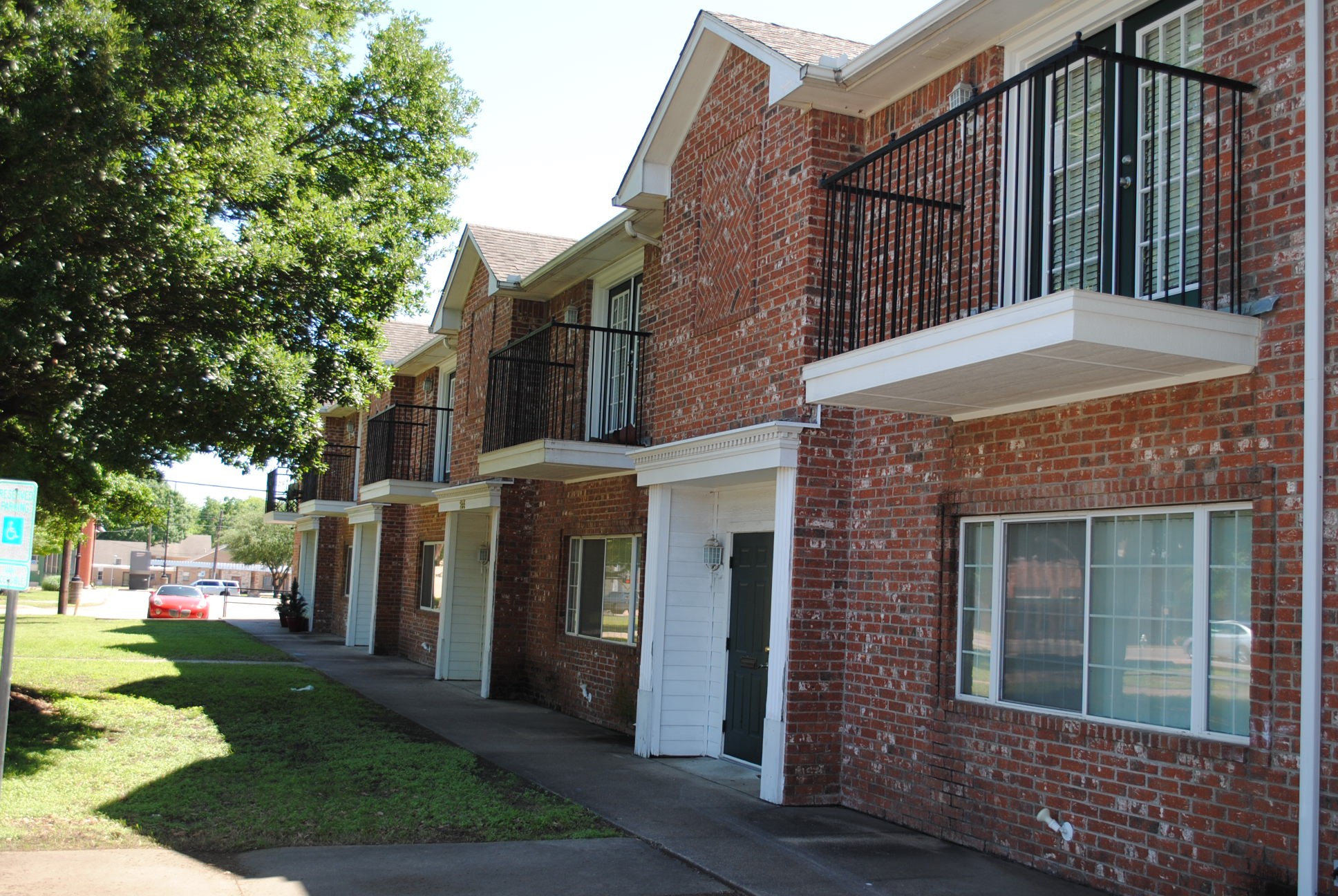 255 N Dallas Avenue Lancaster TX 75146