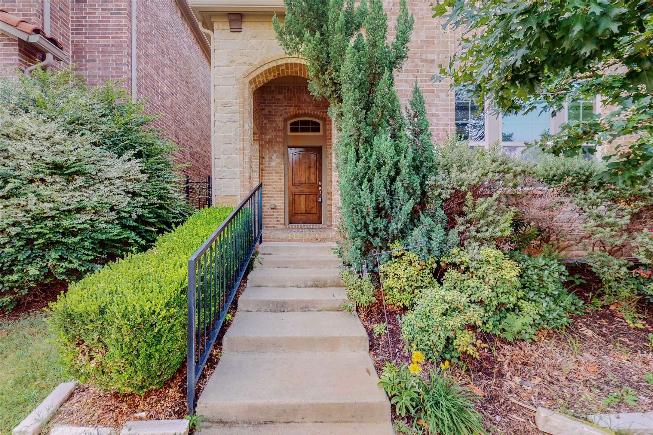 123 Palacio Street Irving TX 75039