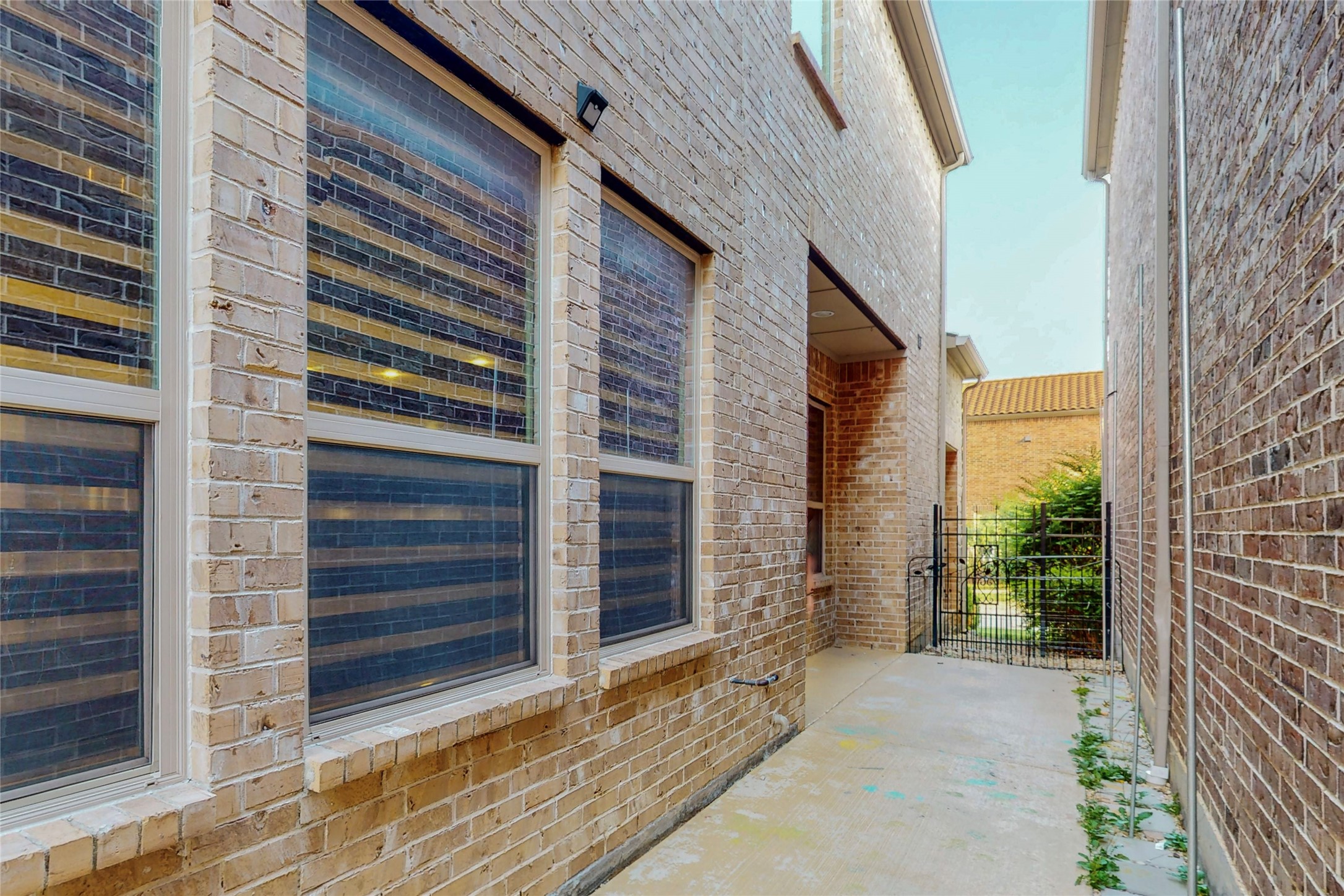 123 Palacio Street Irving TX 75039