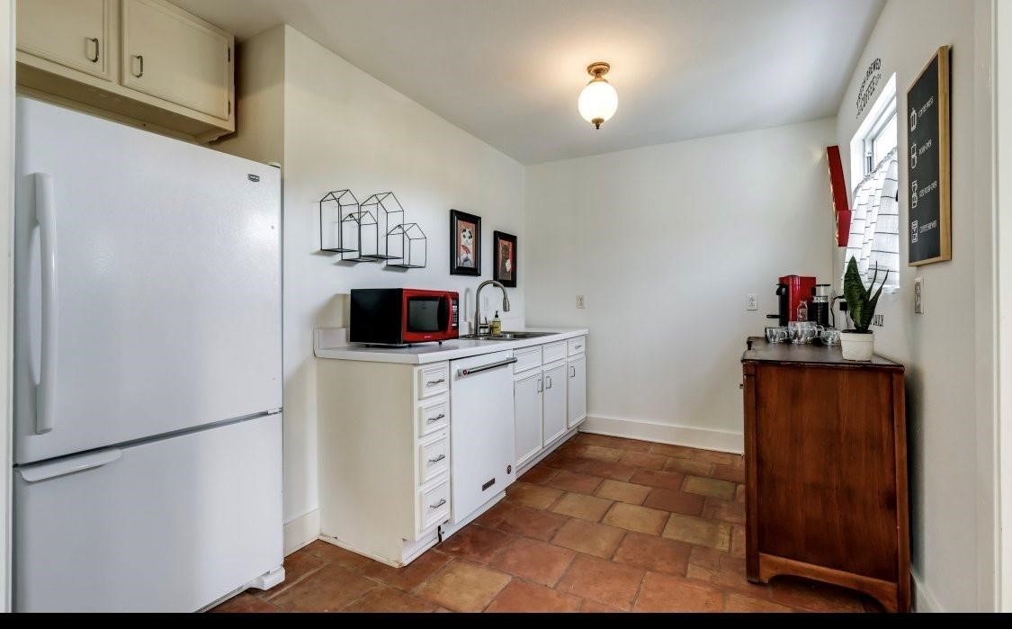 2021 Bluebonnet Drive Fort Worth TX 76111