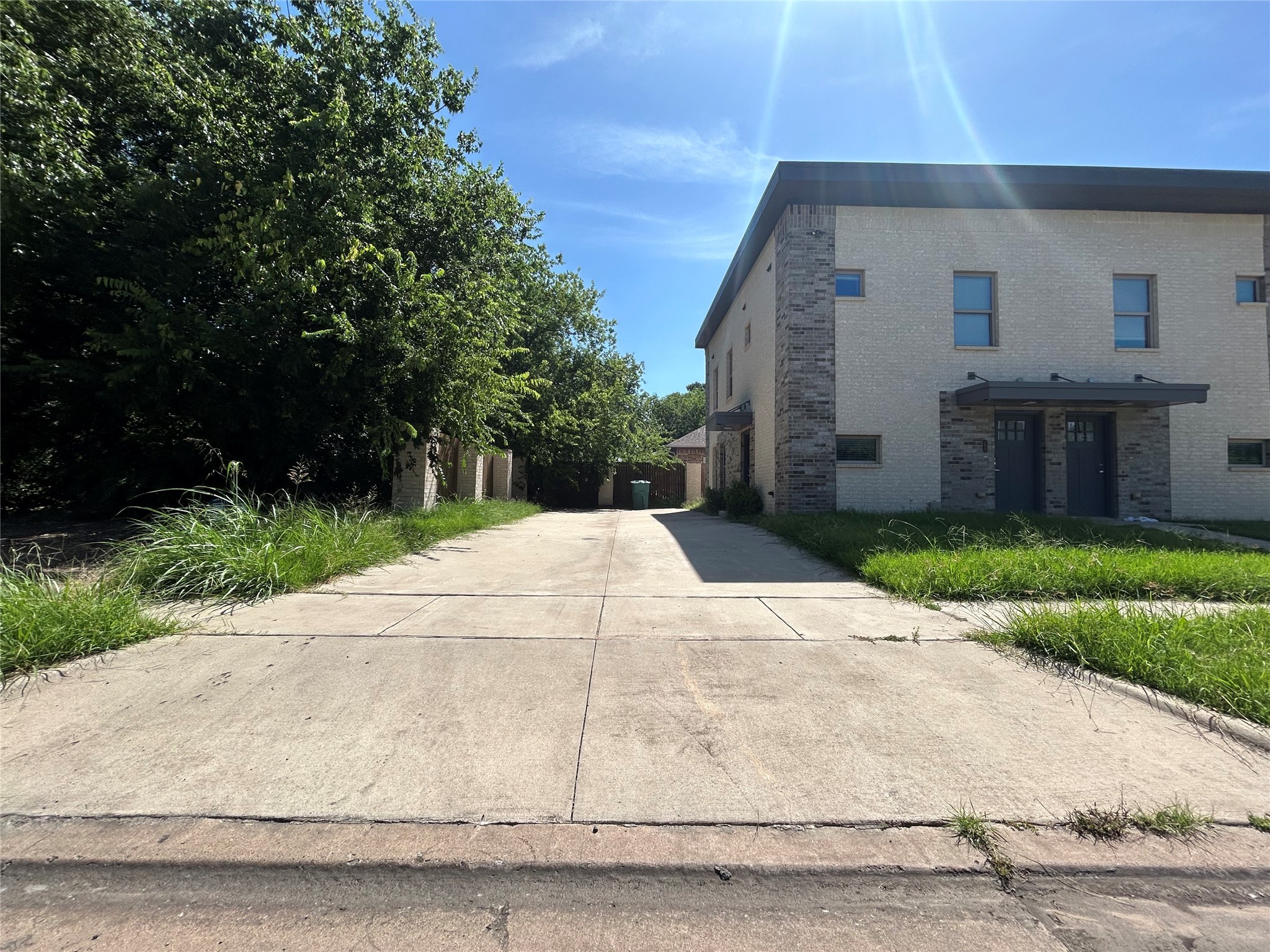 301 E Brockett Street Sherman TX 75090