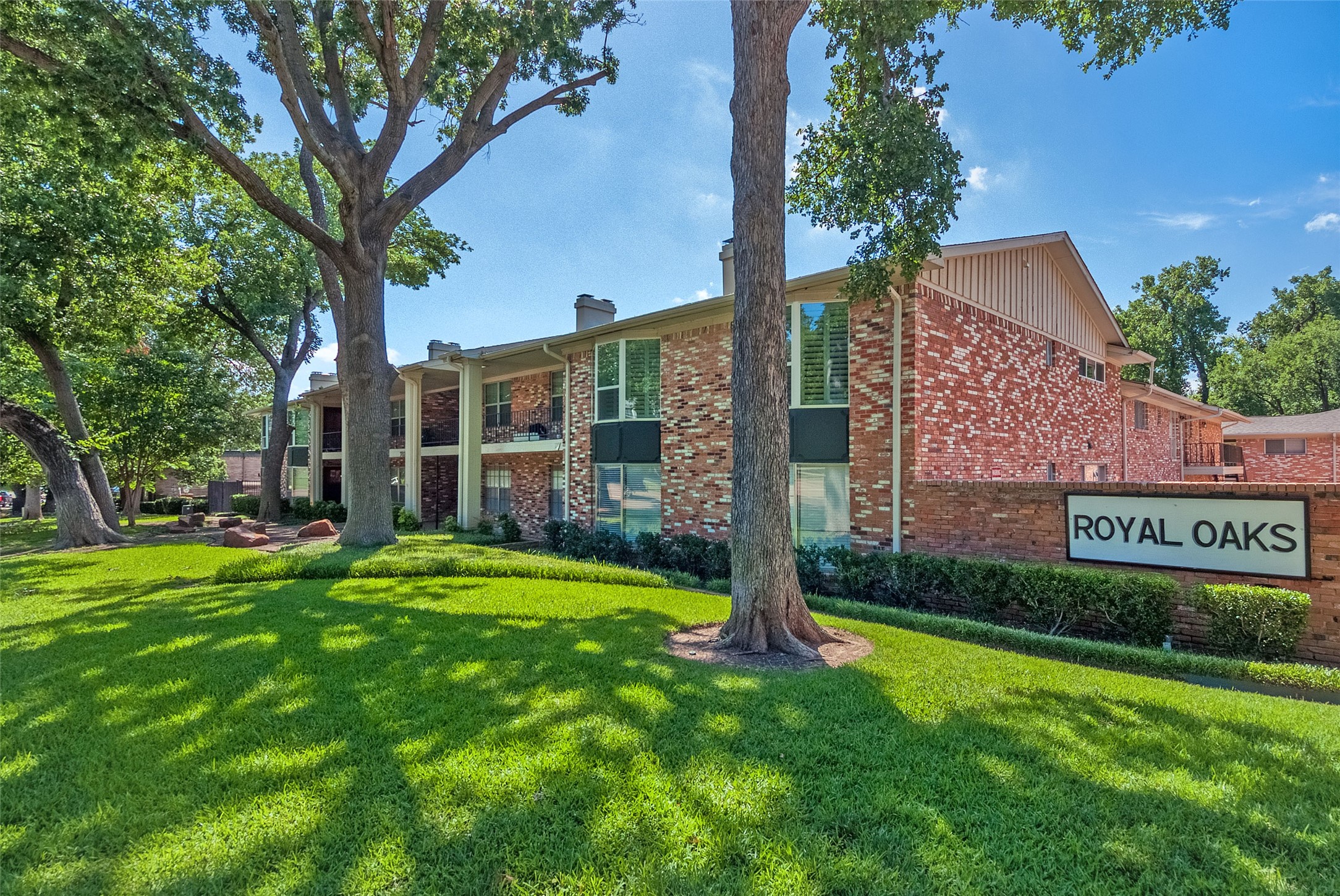 7812 Royal Lane Dallas TX 75230