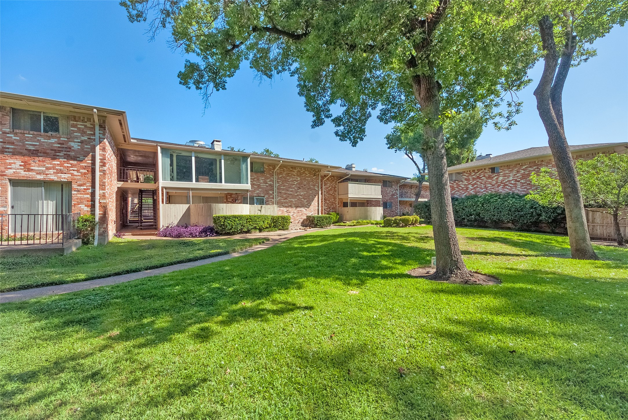 7812 Royal Lane Dallas TX 75230