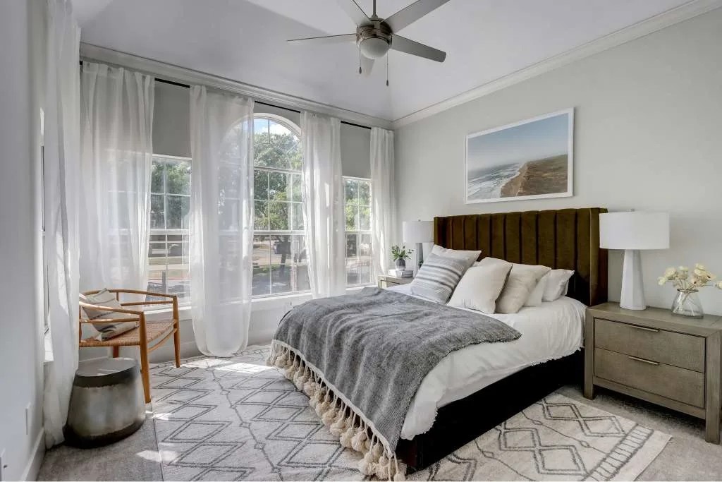 17250 Knoll Trail Drive Dallas TX 75248