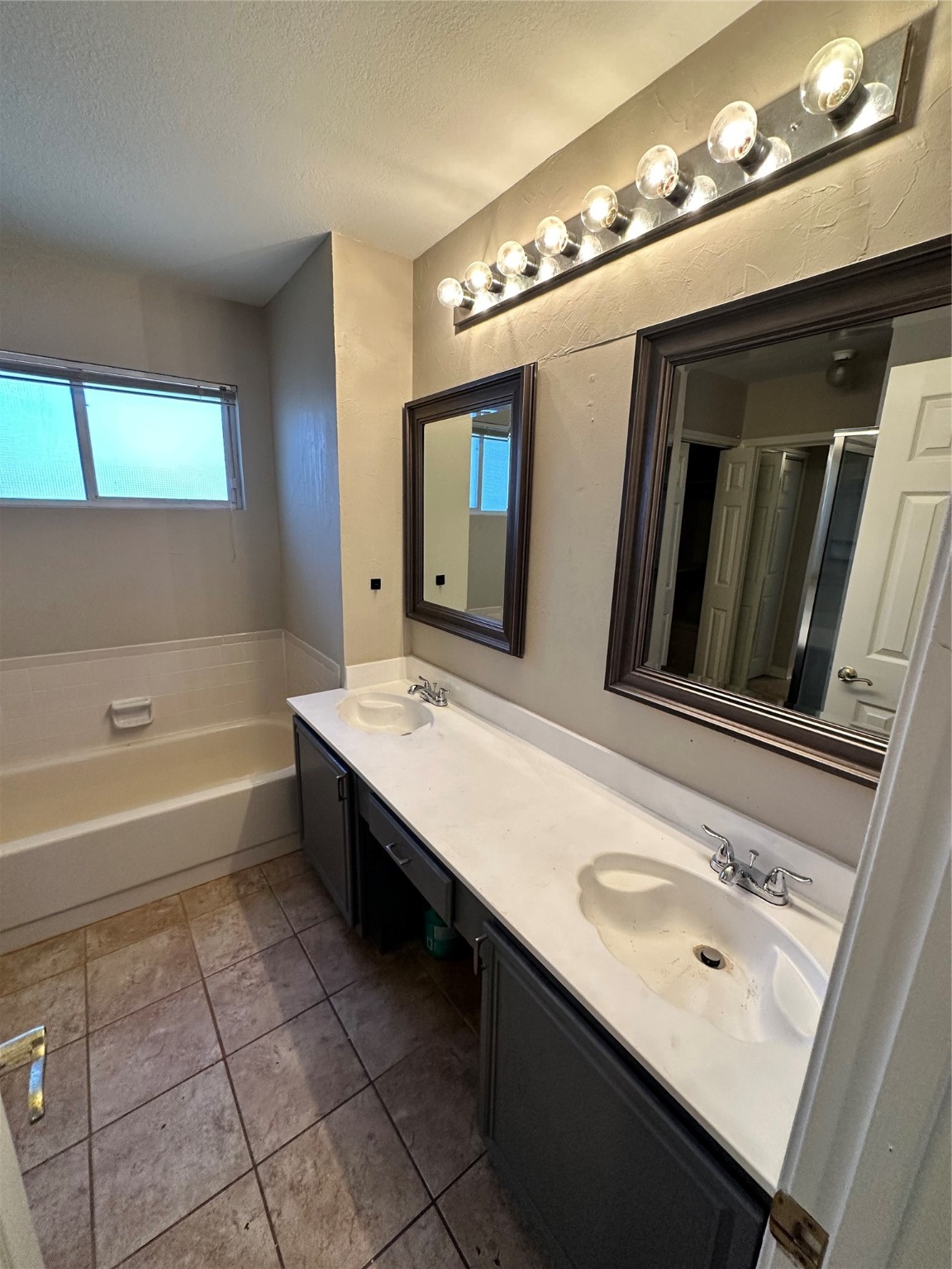 2502 Orangegrove Circle Arlington TX 76006